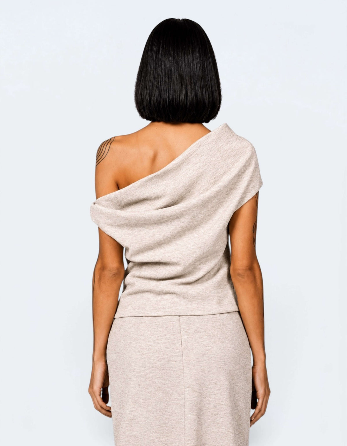 SHOULDER TWIST TOP