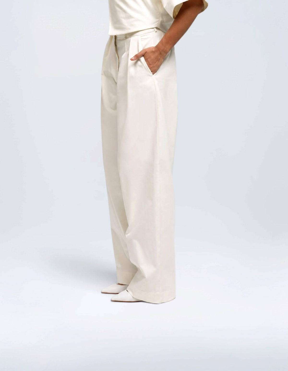STRAIGHT LEG PANTS