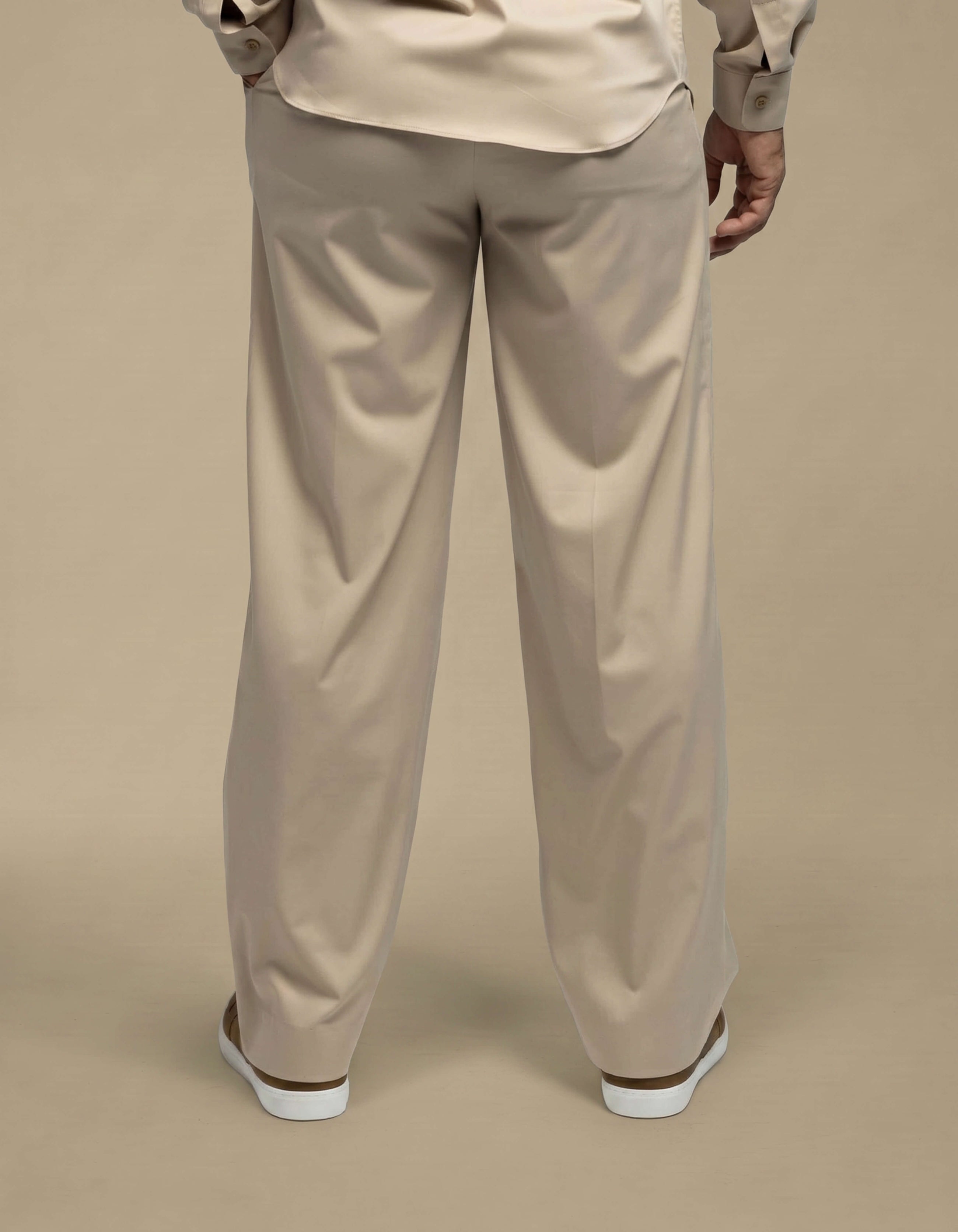 PANTALONS À JAMBES DROITES