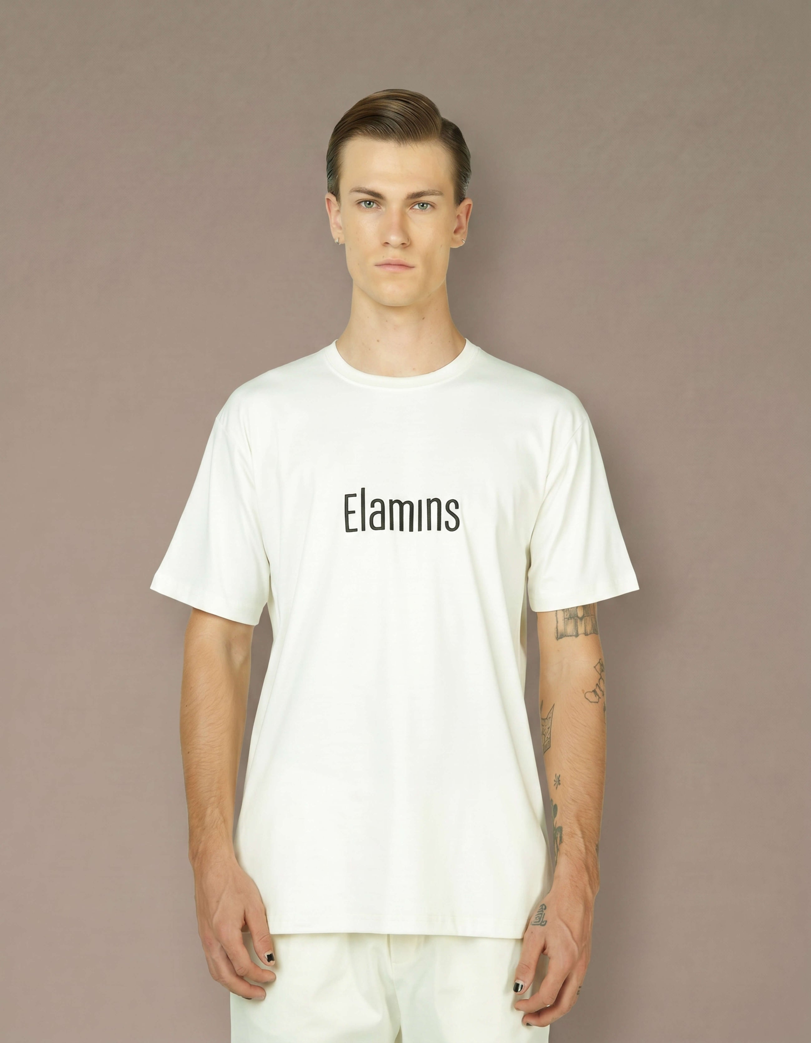 T-SHIRT CON RICAMO CERVELLO