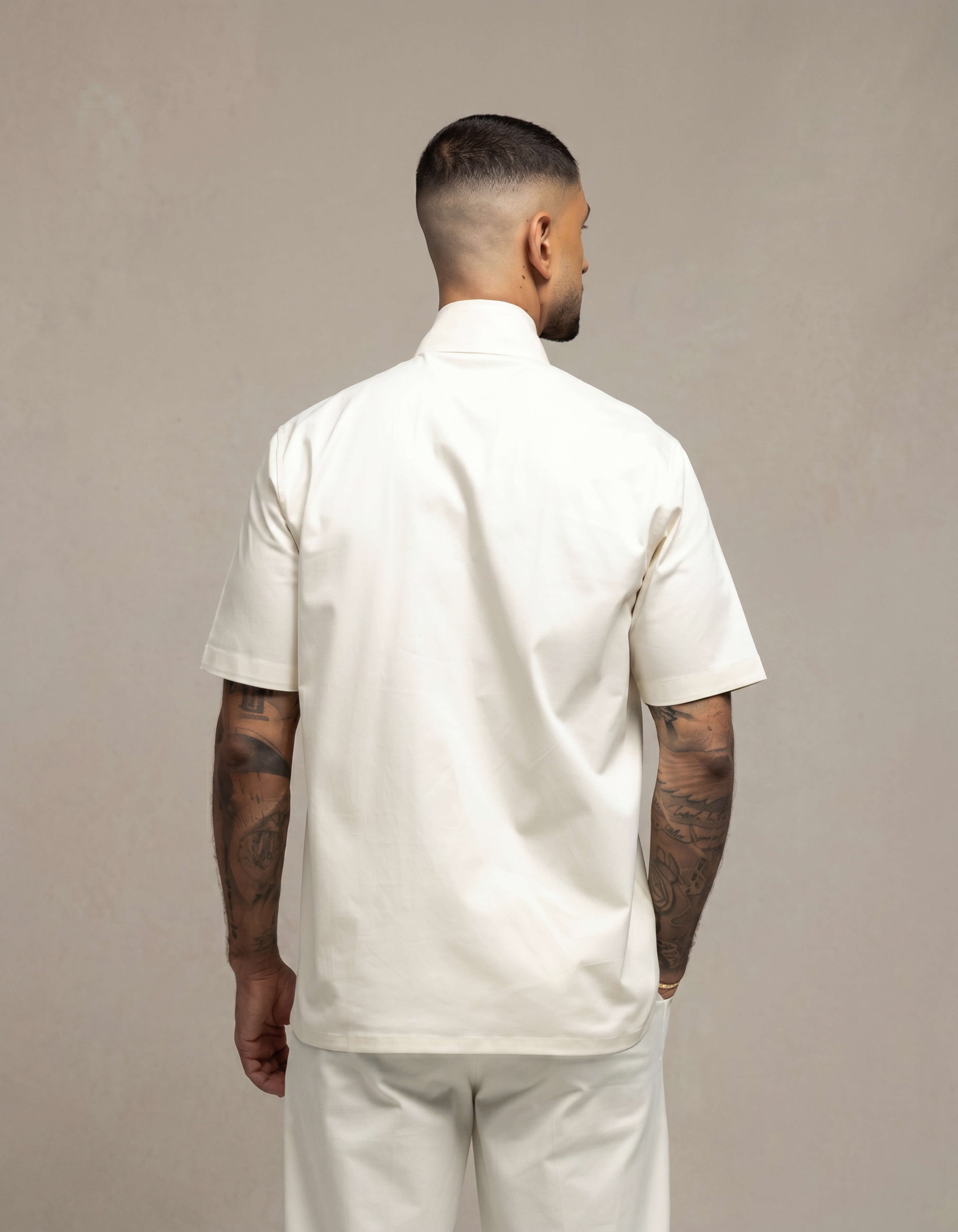 U PANEL SHORT SLEEVE SHIRT