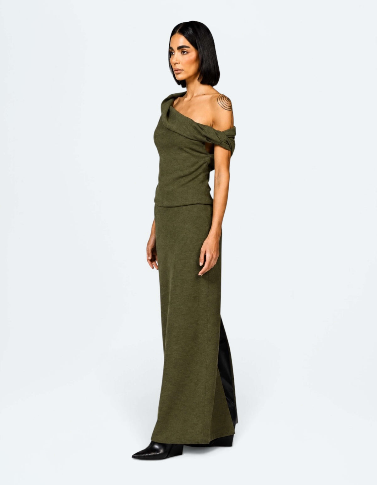 SHOULDER TWIST TOP
