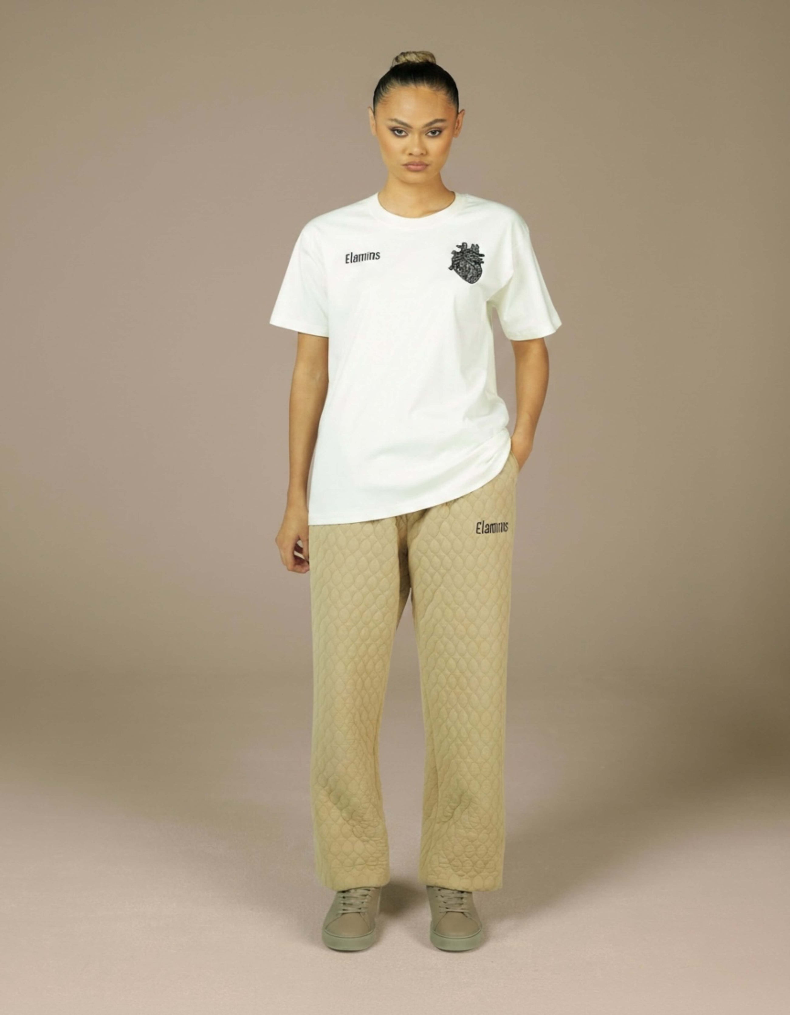 T-SHIRT CON RICAMO A CUORE