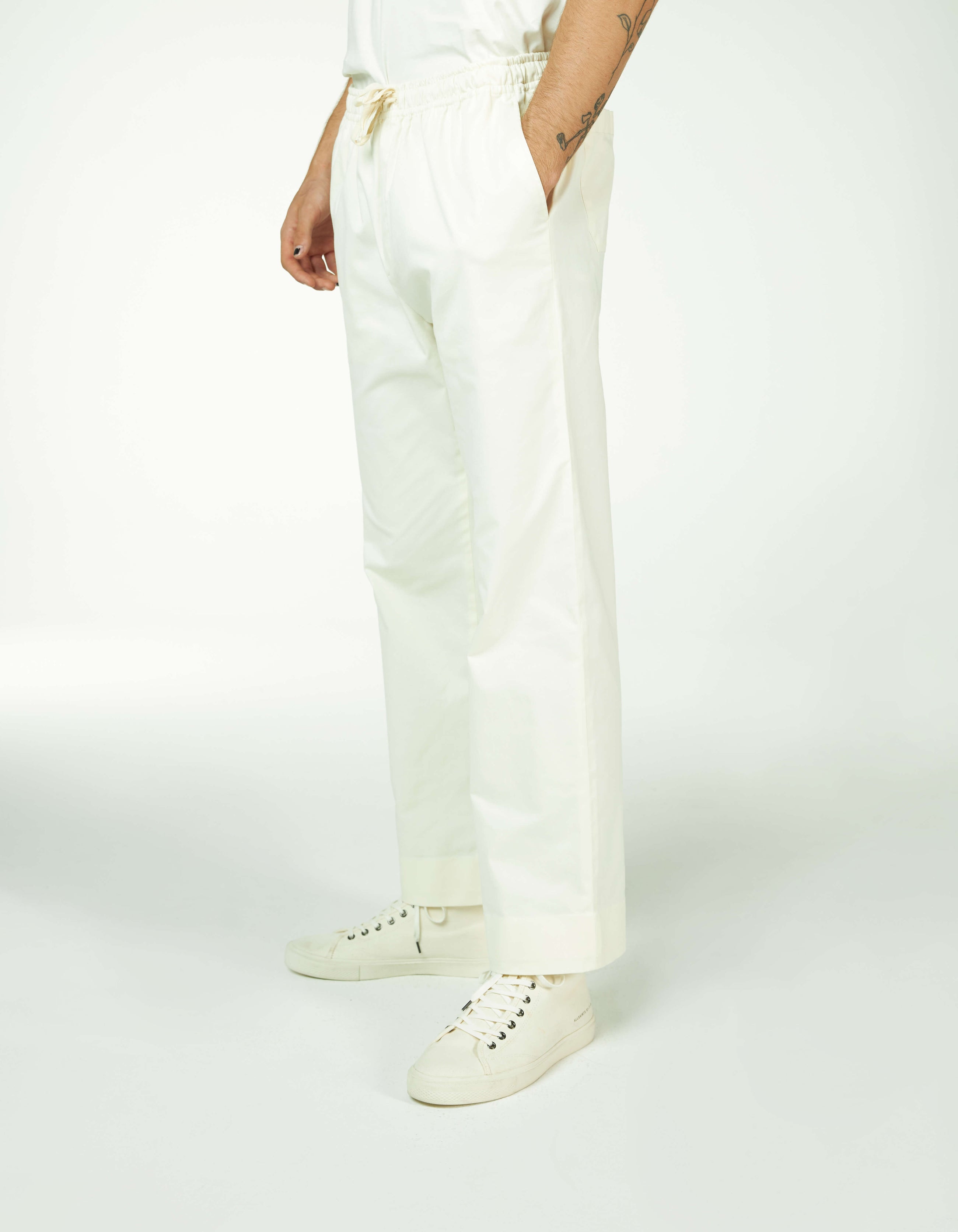 PANTALONS À JAMBES DROITES