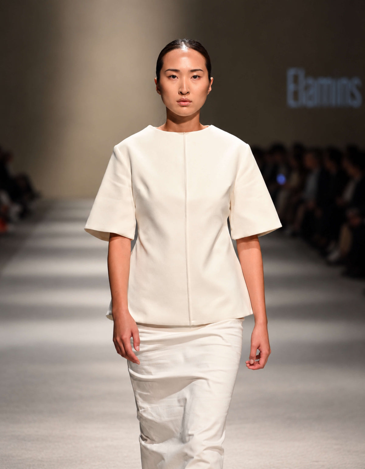 STRUCTURED HOURGLASS TOP WITH EXAGGERATED SLEEVE
