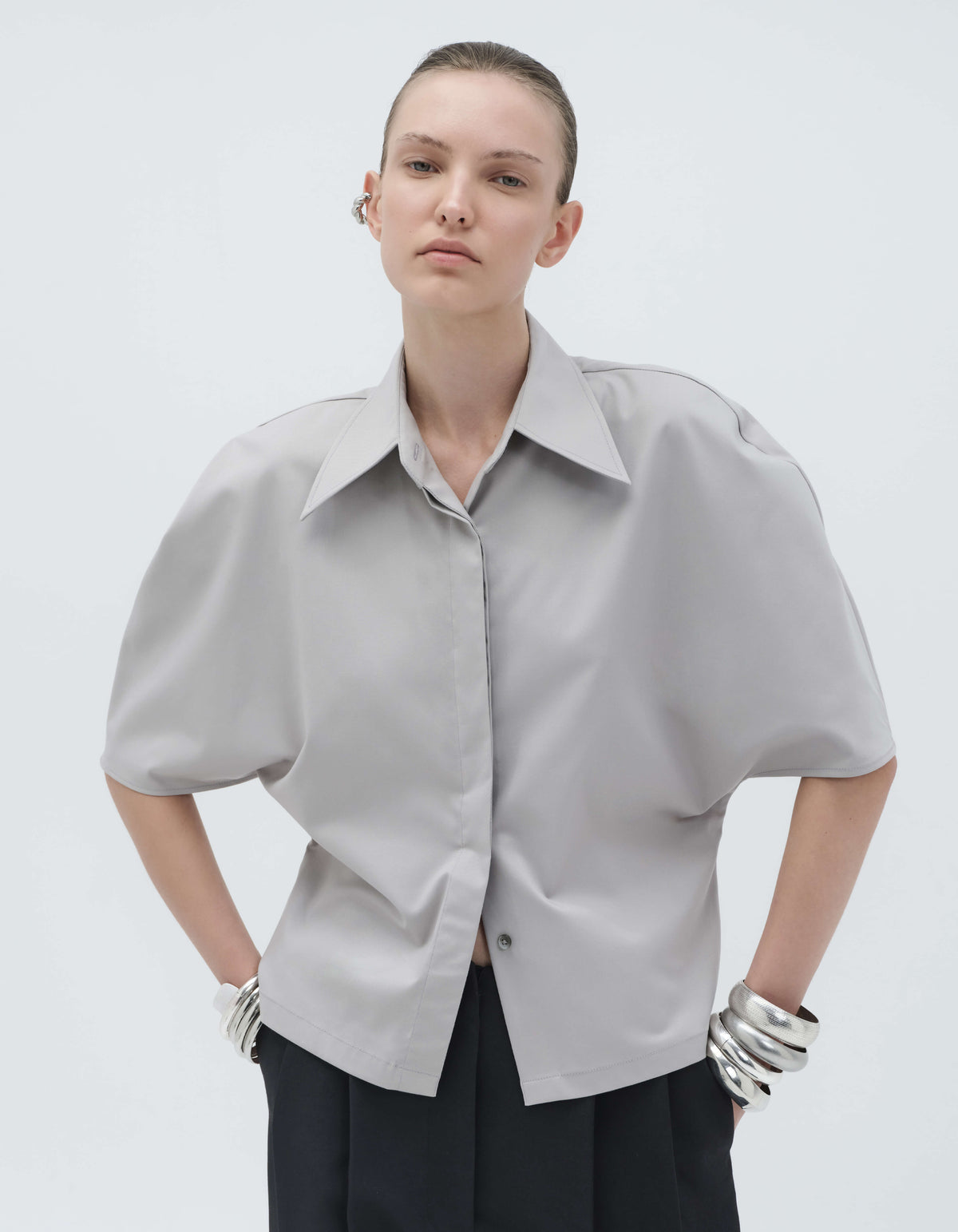 ROUNDED SLEEVE BUTTON UP SHIRT