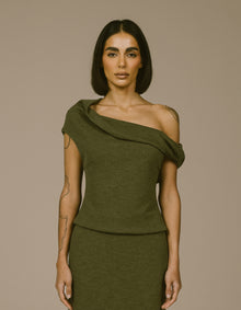 SHOULDER TWIST TOP