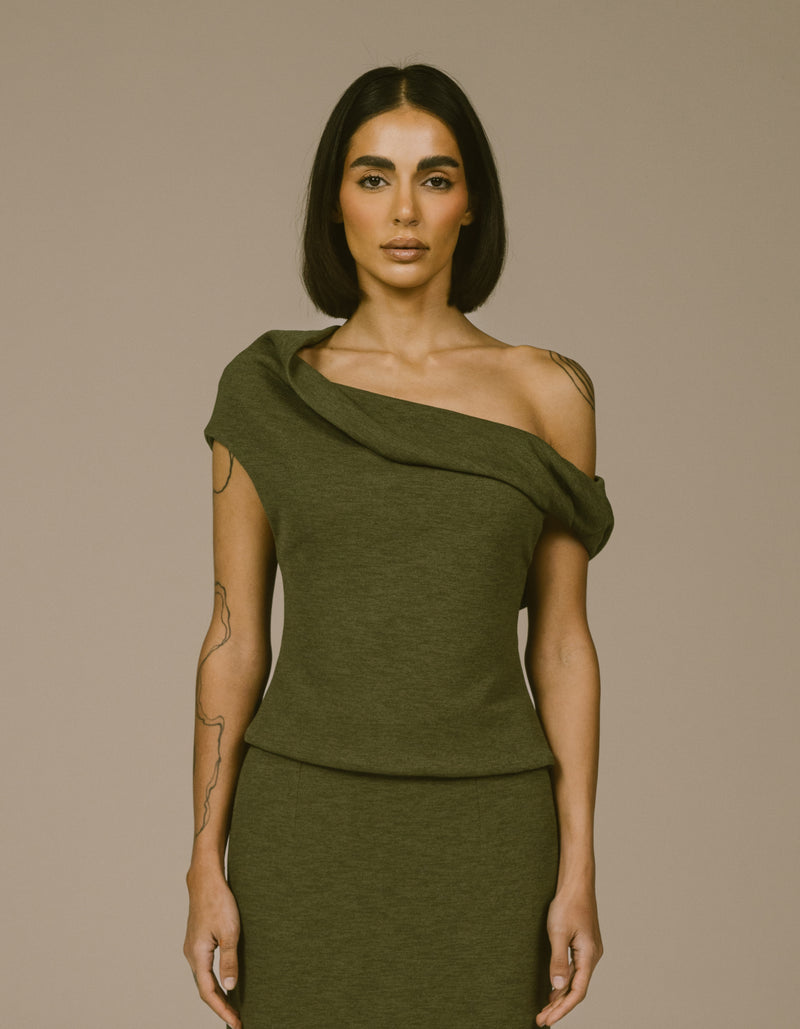 SHOULDER TWIST TOP