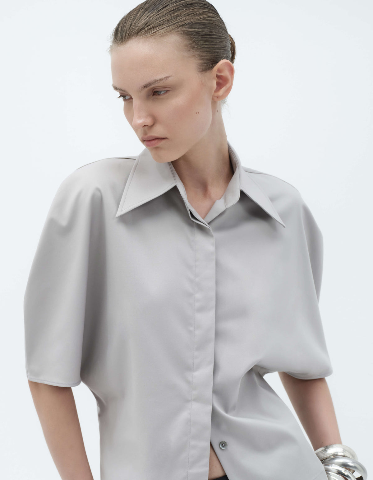 ROUNDED SLEEVE BUTTON UP SHIRT