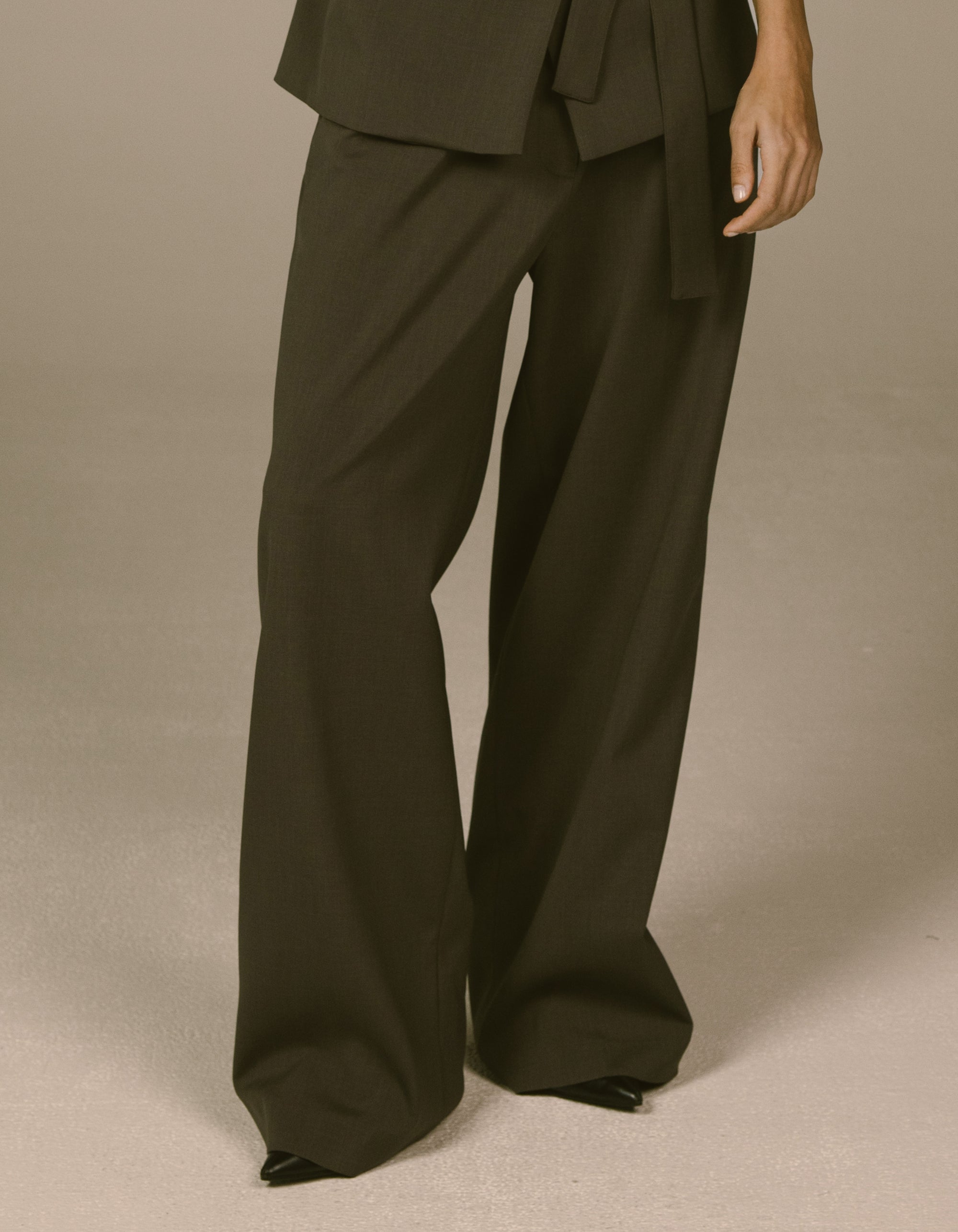 WIDE-LEG TROUSERS