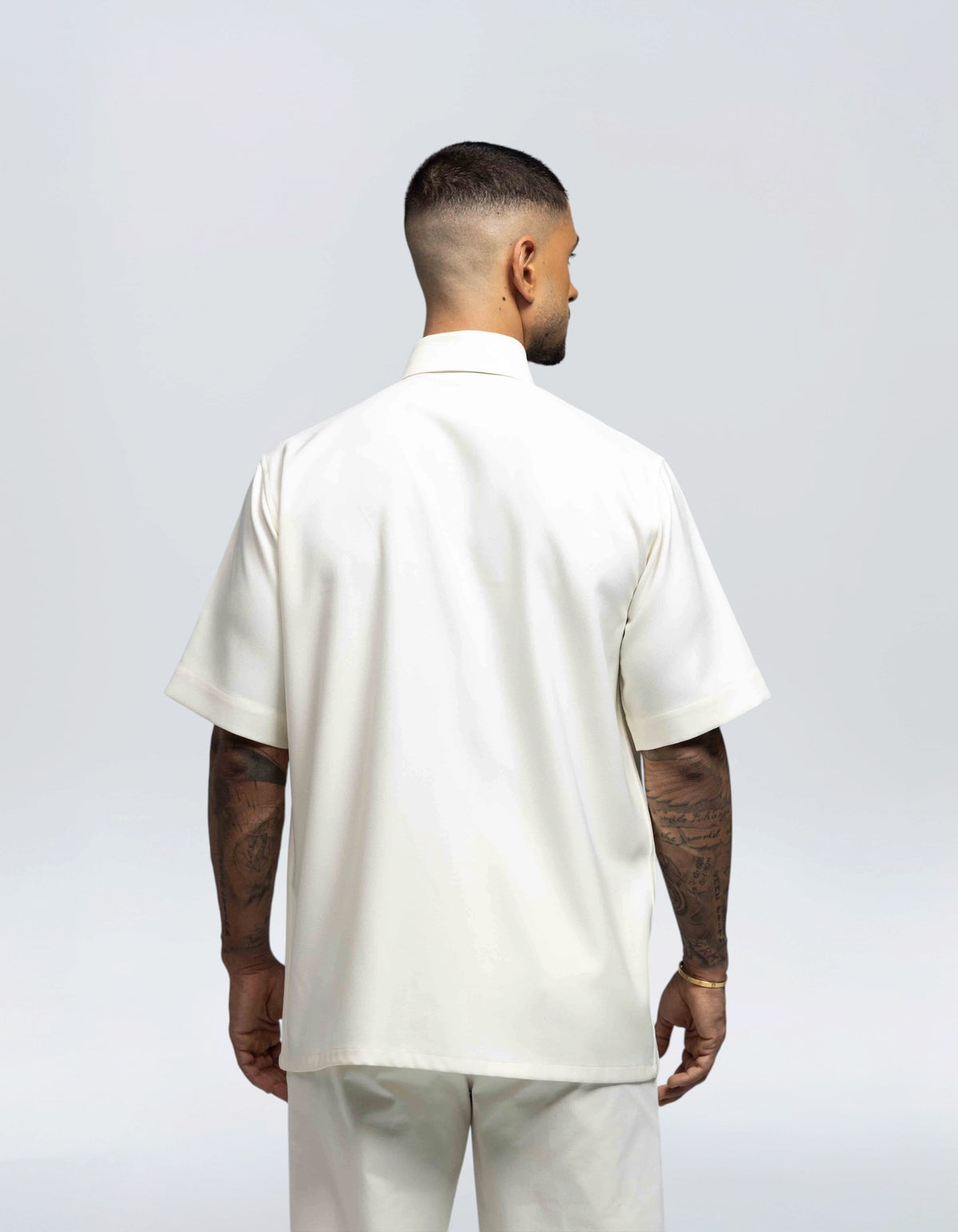 TRIANGLE SHORT SLEEVE SHIRT