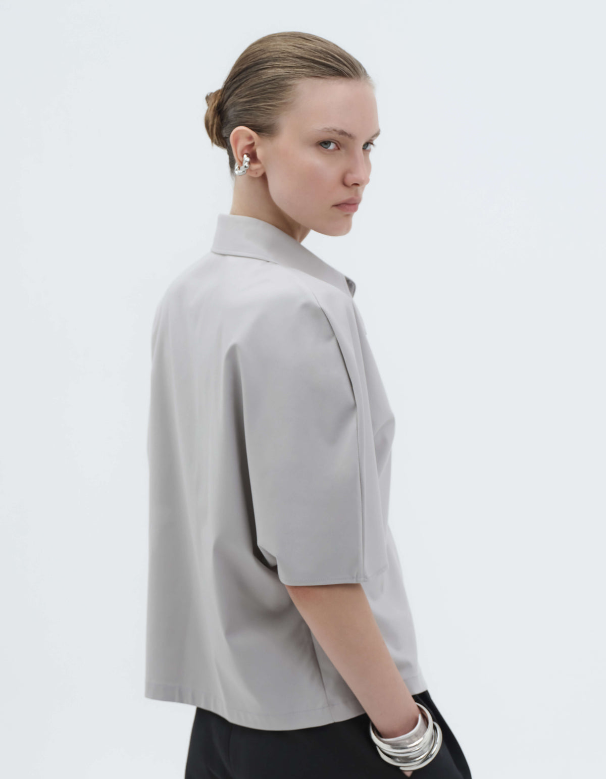 ROUNDED SLEEVE BUTTON UP SHIRT