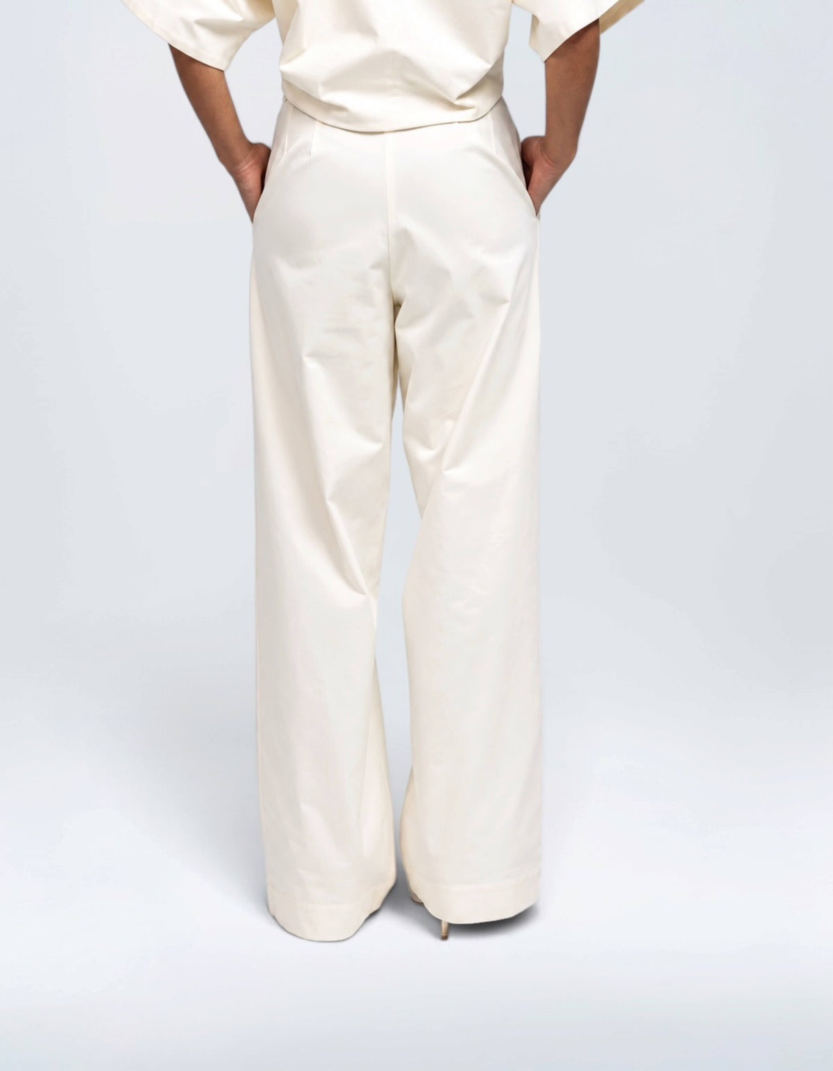 STRAIGHT LEG PANTS
