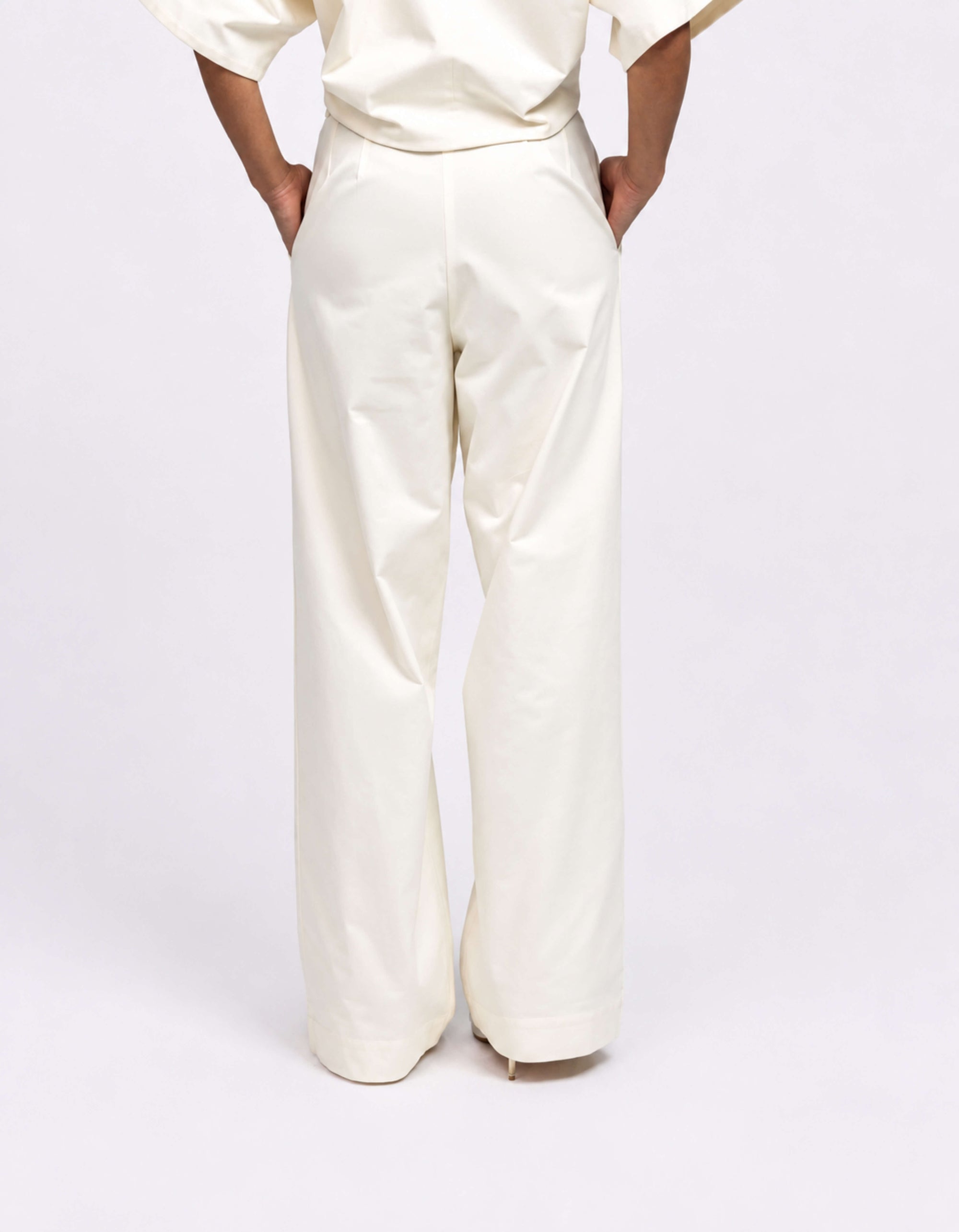 PANTALONI A GAMBA DRITTA 