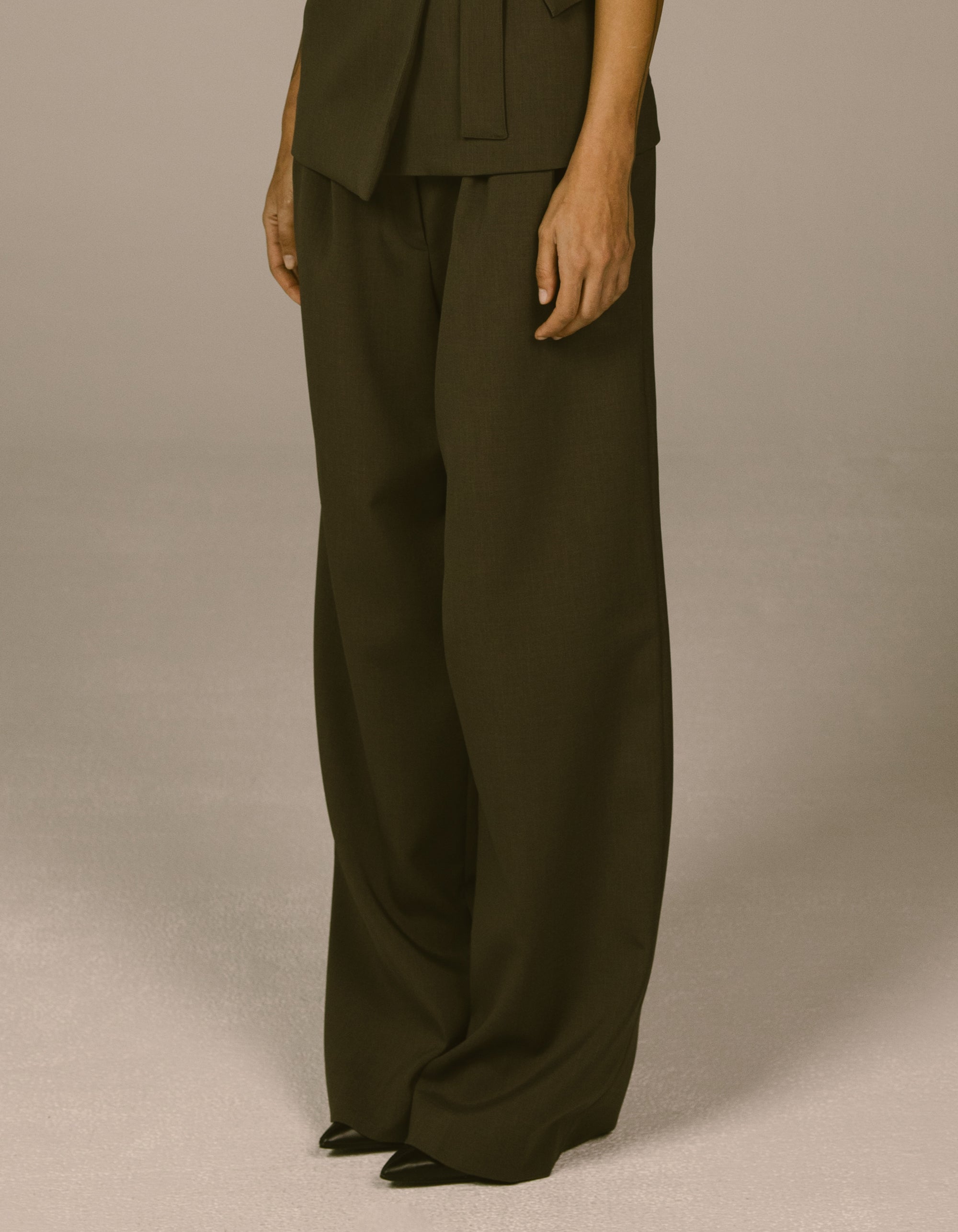 WIDE-LEG TROUSERS