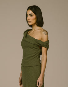 SHOULDER TWIST TOP