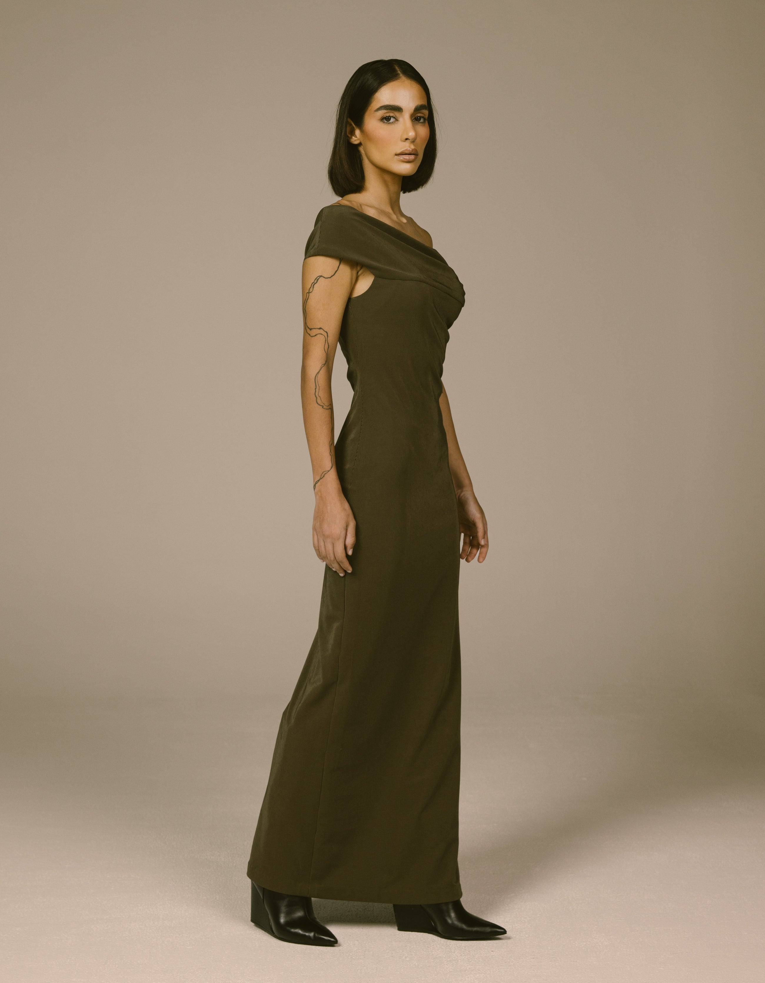 TAUPE OFF-SHOULDER COLUMN DRESS