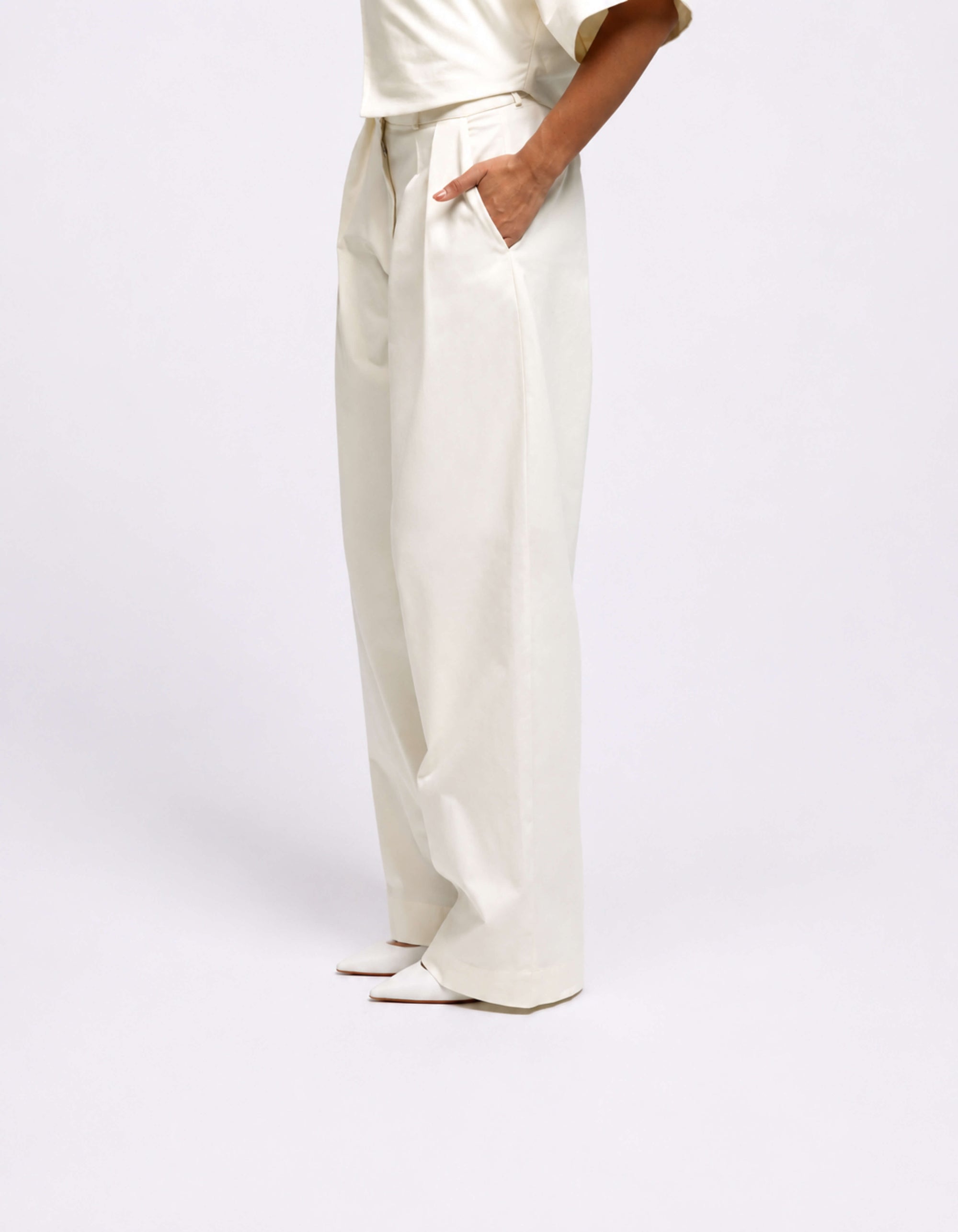PANTALONI A GAMBA DRITTA 