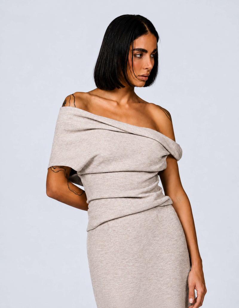 SHOULDER TWIST TOP