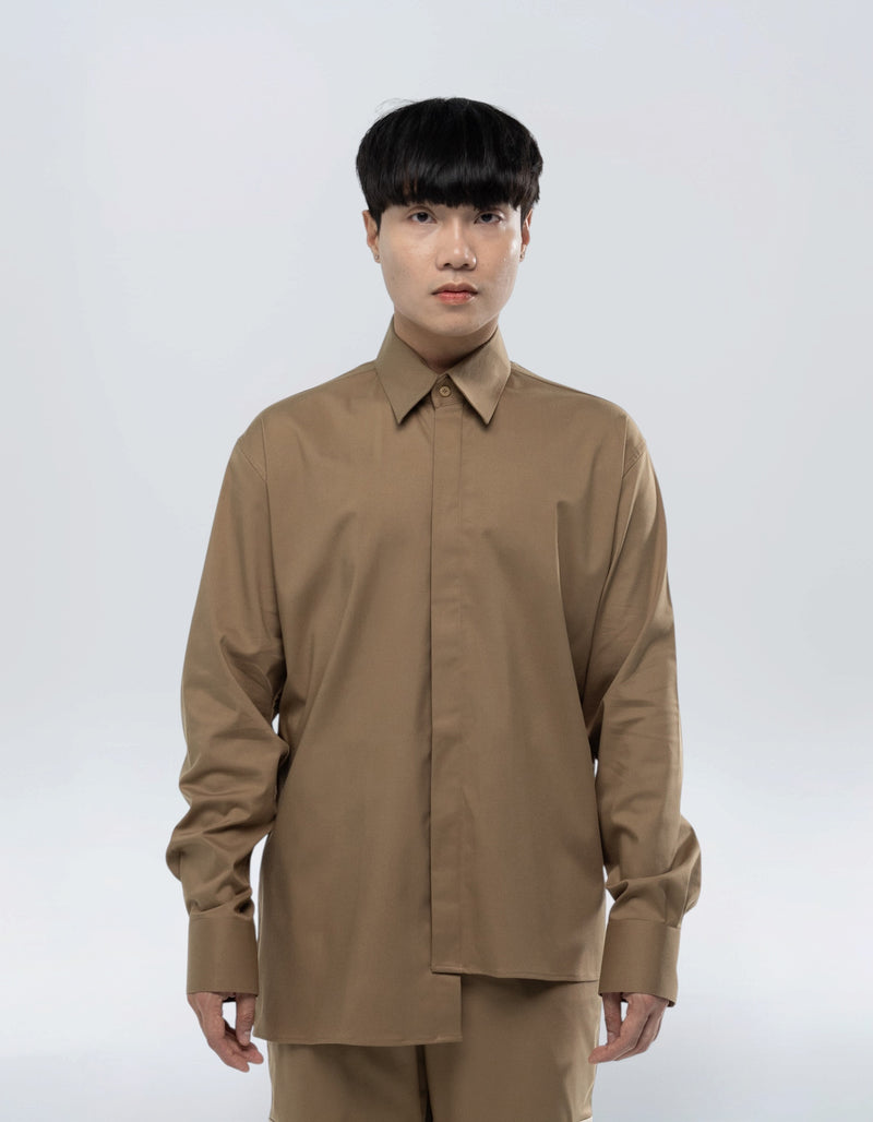 CHEMISE À MANCHES LONGUES ASYMÉTRIQUE