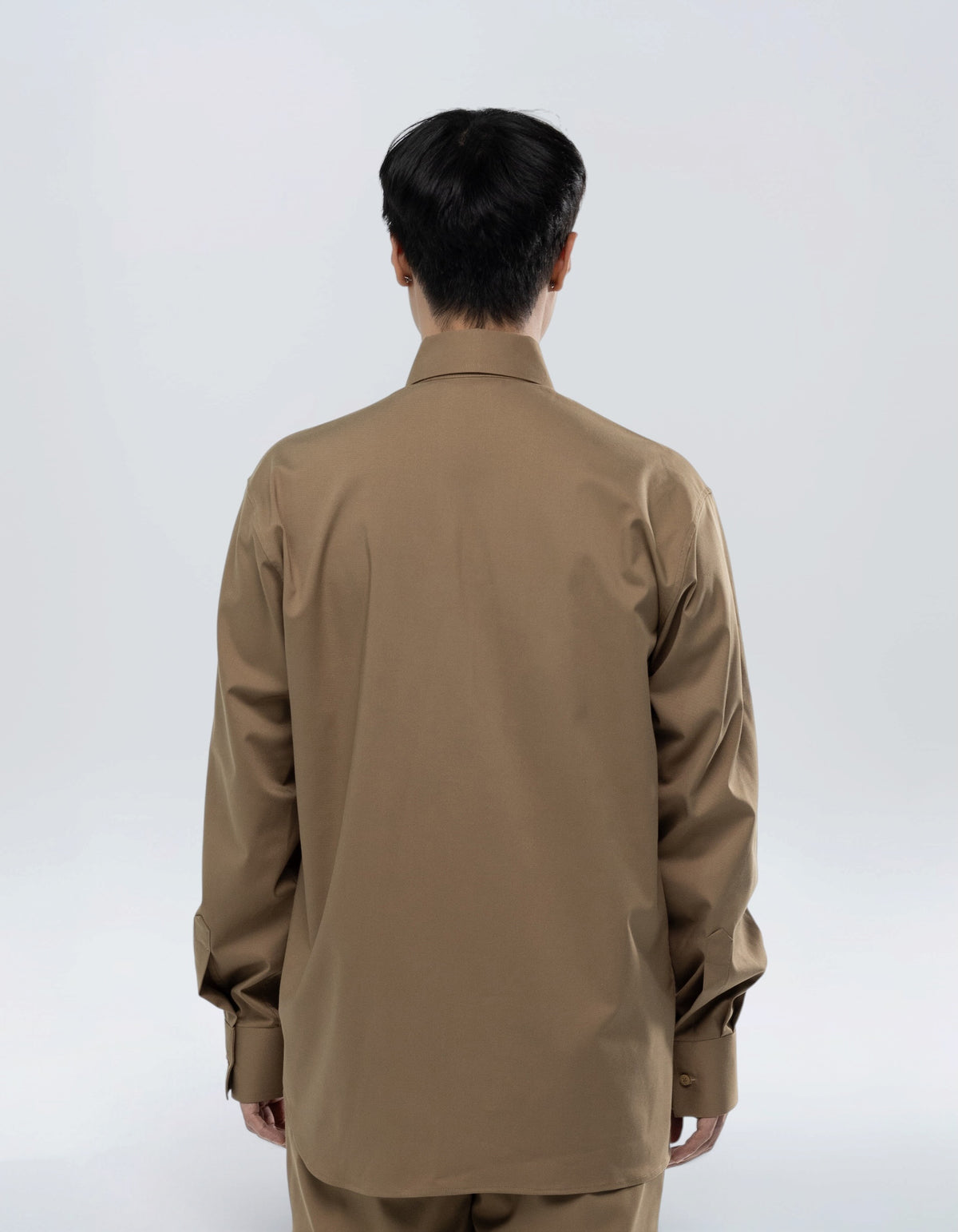 CAMICIA ASIMMETRICA A MANICHE LUNGHE