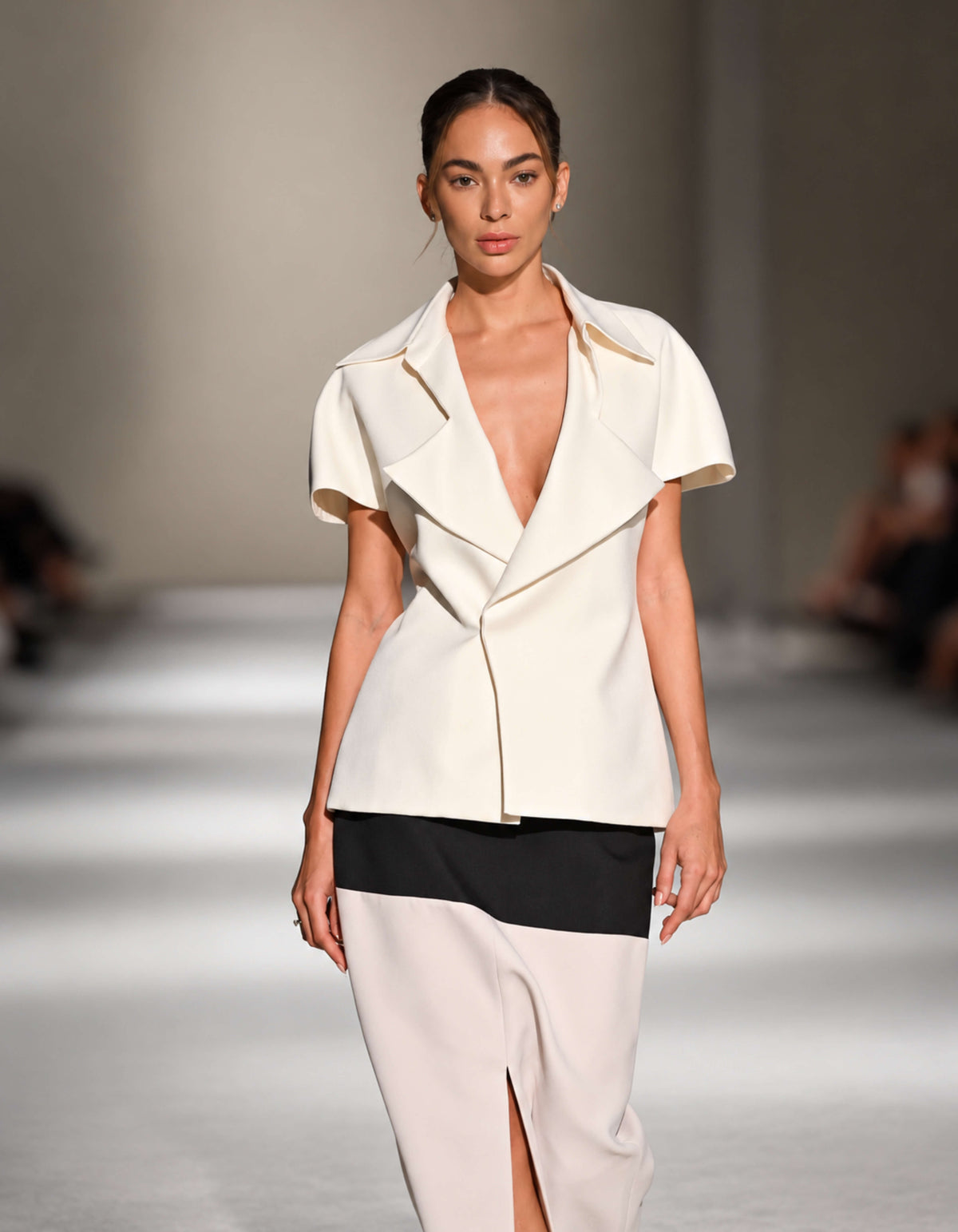 EXAGGERATED LAPEL TOP