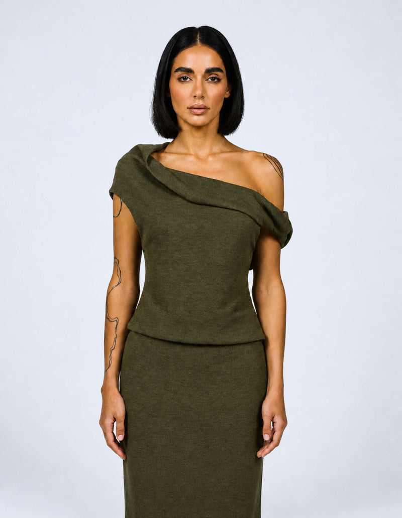 SHOULDER TWIST TOP