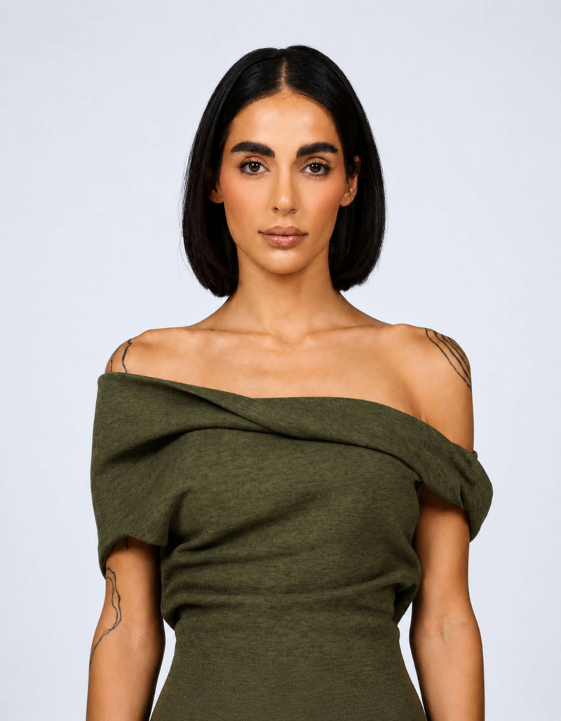 SHOULDER TWIST TOP