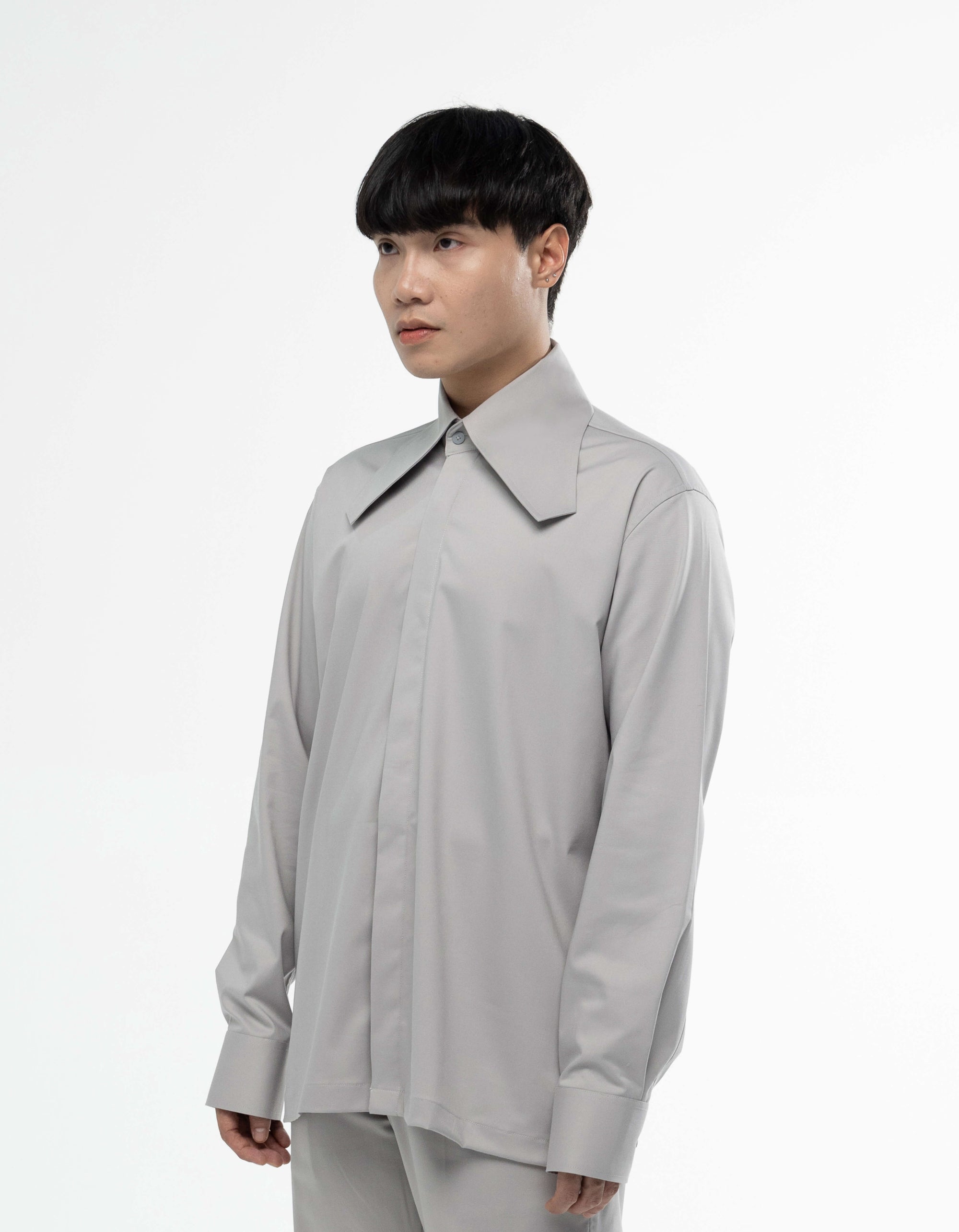 CHEMISE À COL COURT