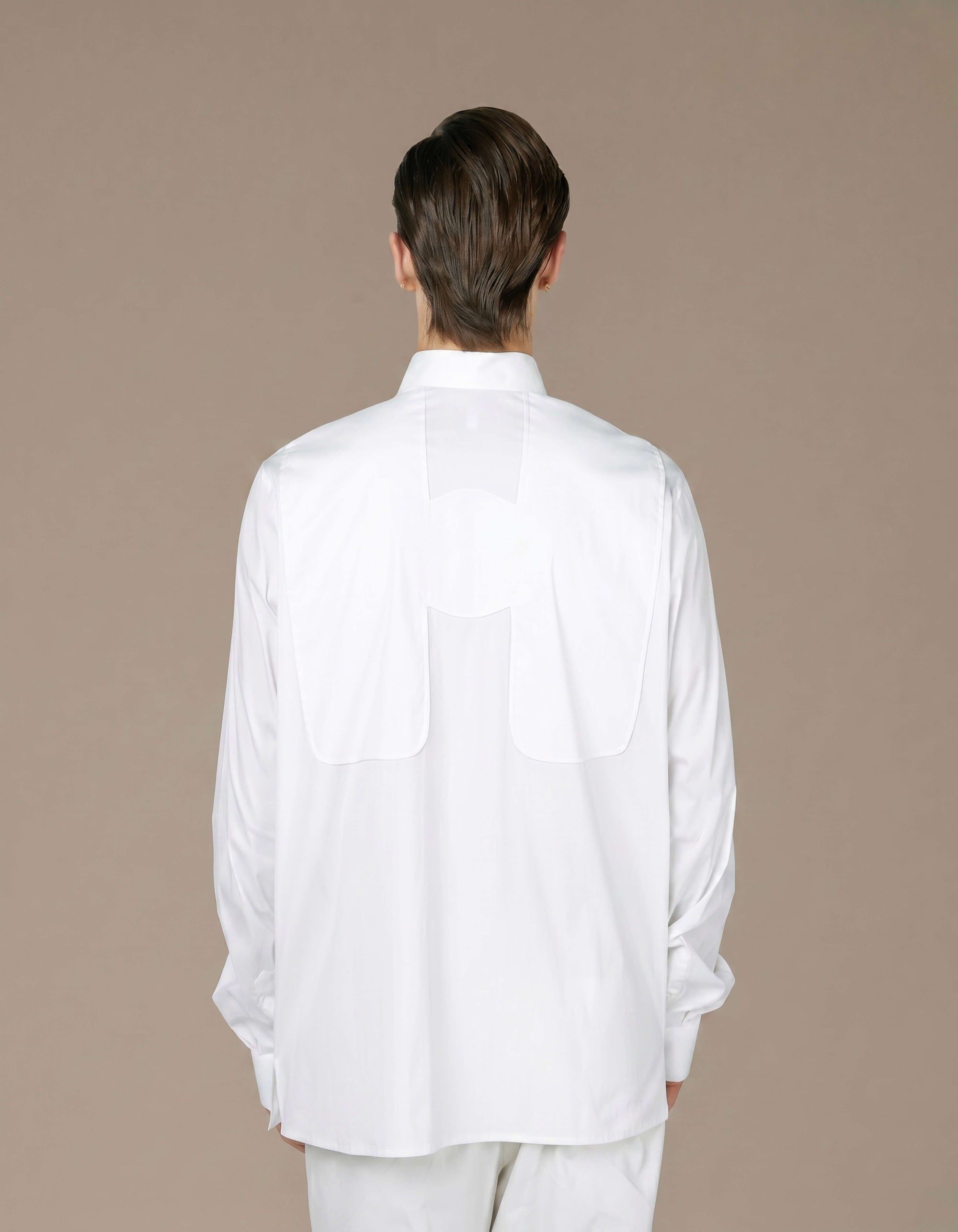 CHEMISE À PANNEAU EN U