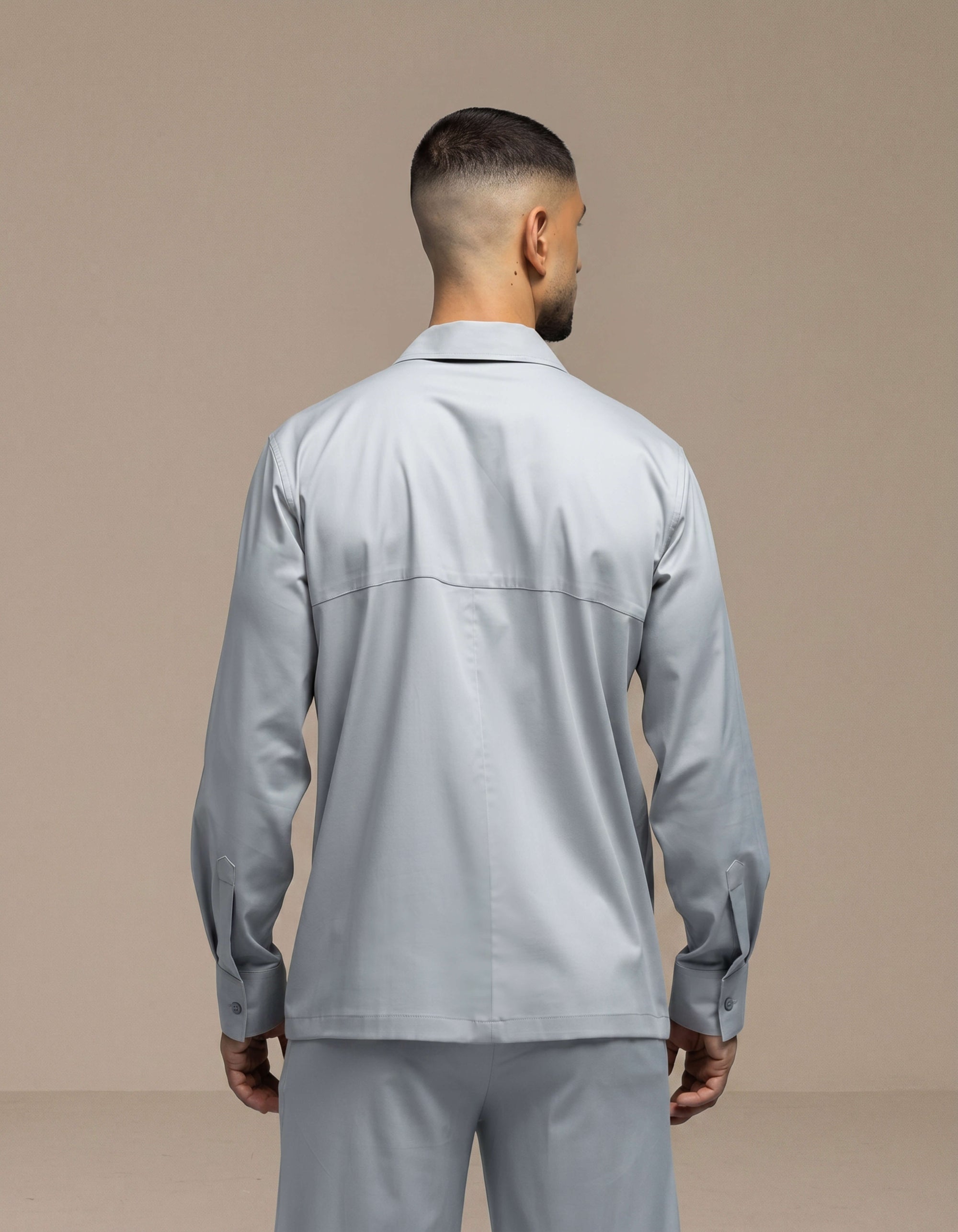 CHEMISE À POCHE LONGUE ET FERMETURE ÉCLAIR