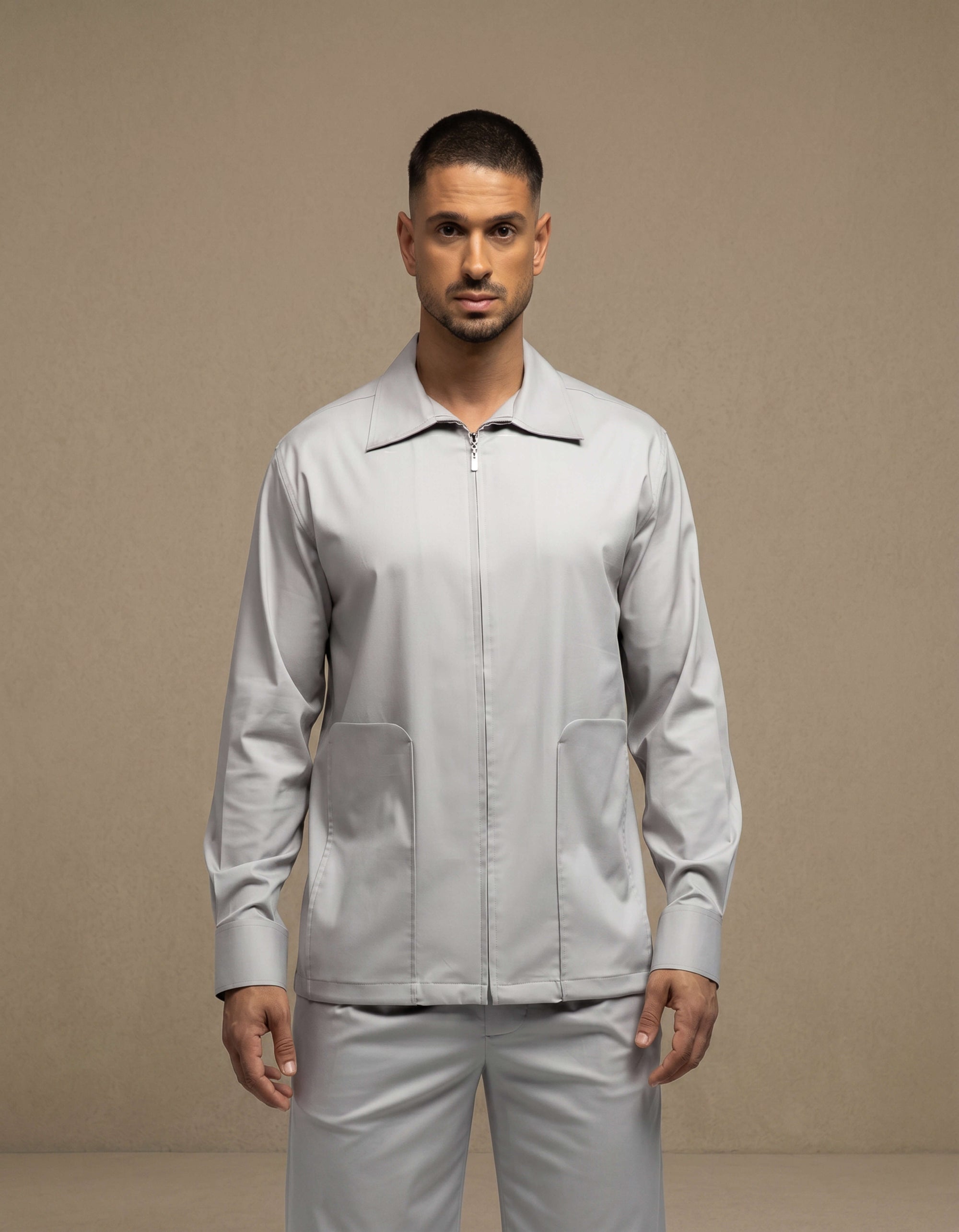 CHEMISE À POCHE LONGUE ET FERMETURE ÉCLAIR