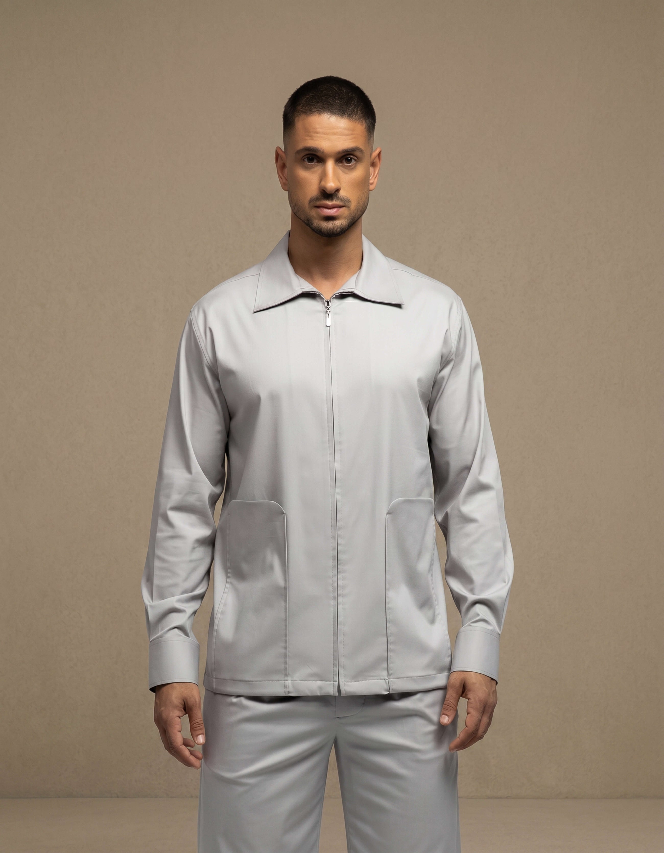 CHEMISE À POCHE LONGUE ET FERMETURE ÉCLAIR