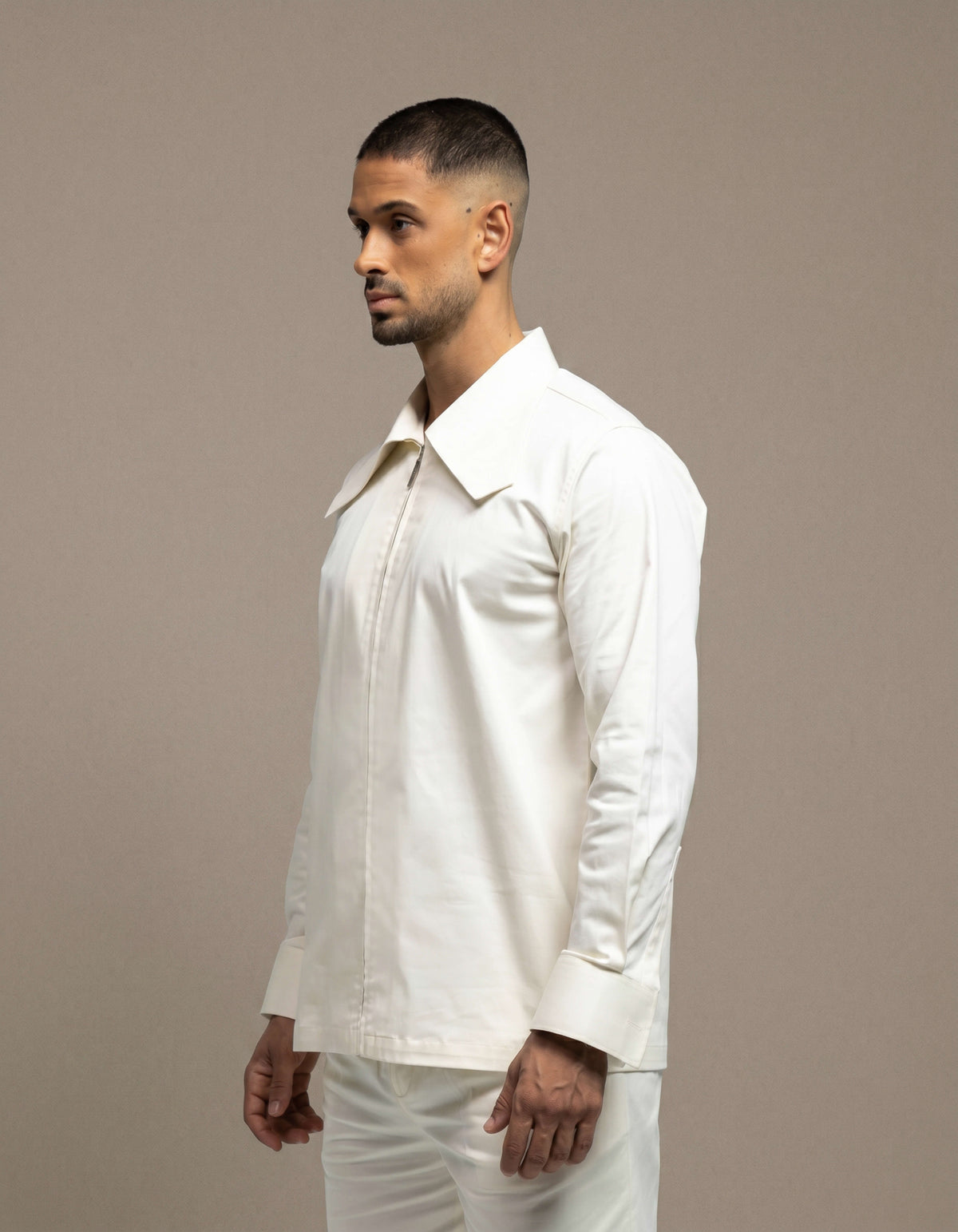 Ivory minimalist zip-front overshirt with wide collar, menswear
