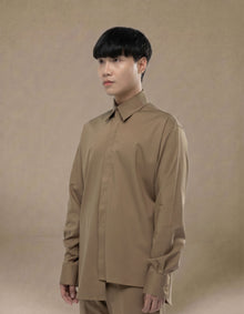 CHEMISE À MANCHES LONGUES ASYMÉTRIQUE