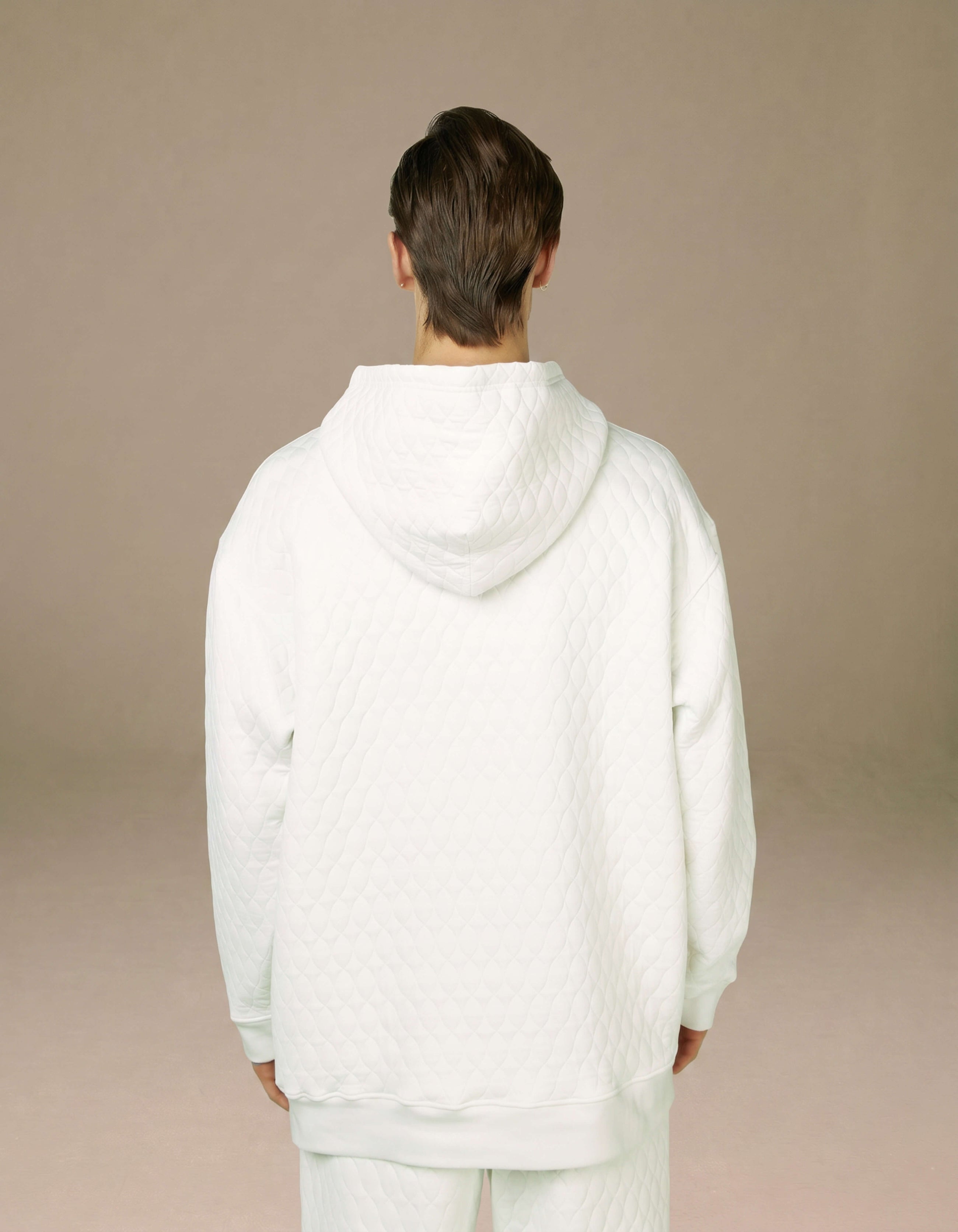 FELPA CON CAPPUCCIO OVERSIZE