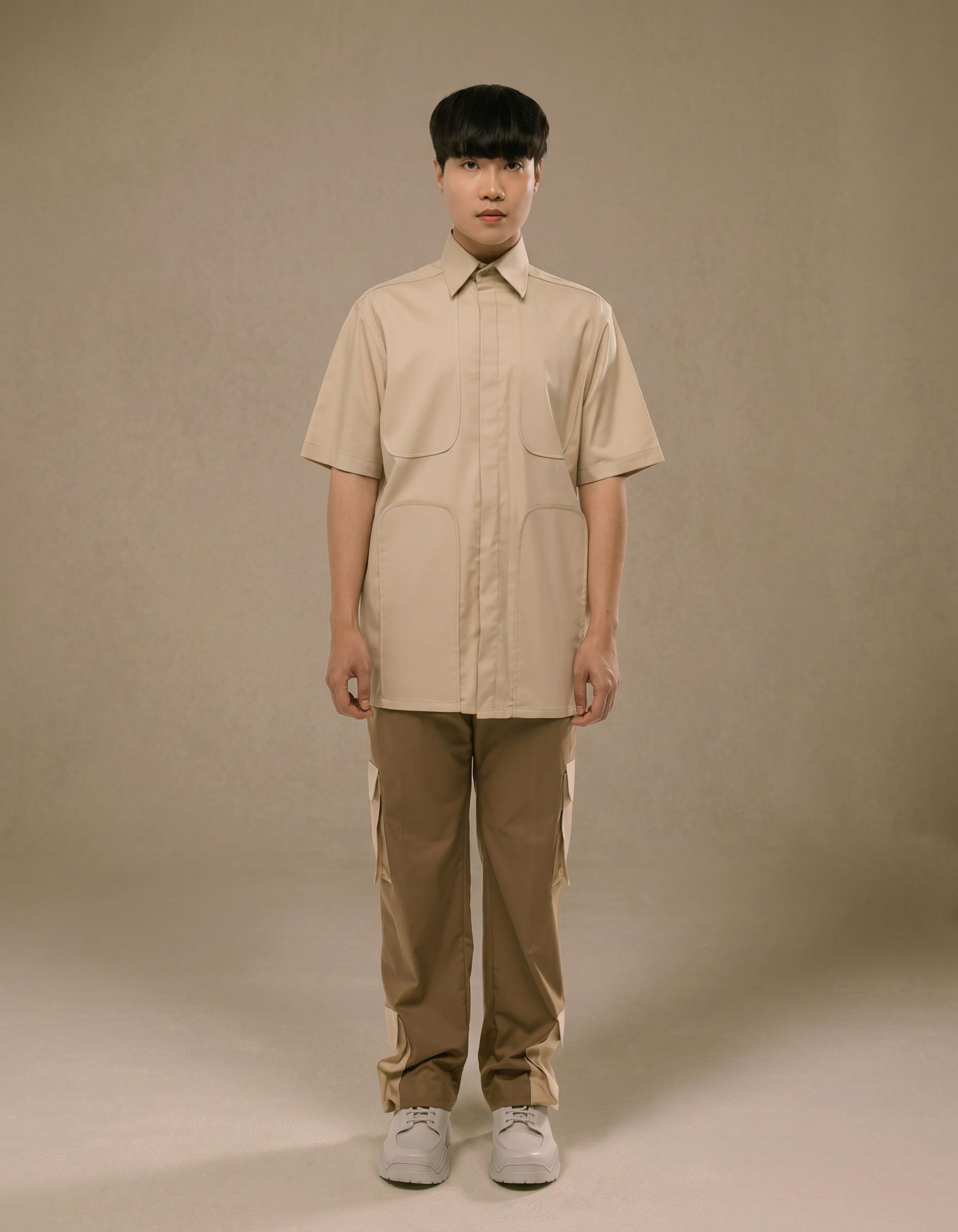 CHEMISE À MANCHES COURTES À PANNEAU EN U