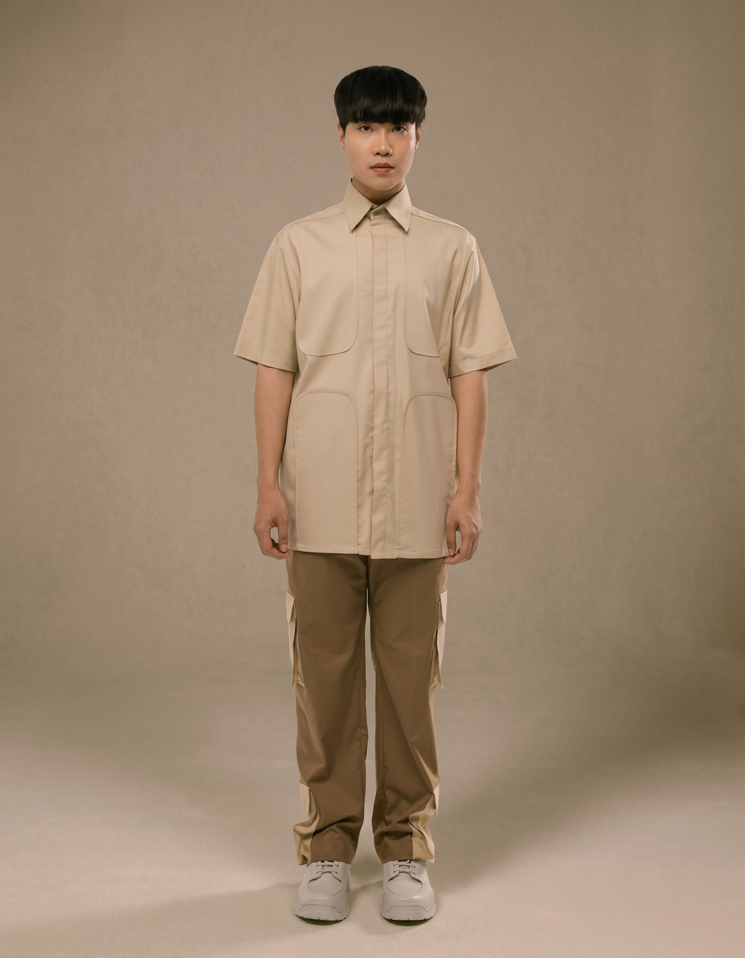 CHEMISE À MANCHES COURTES À PANNEAU EN U