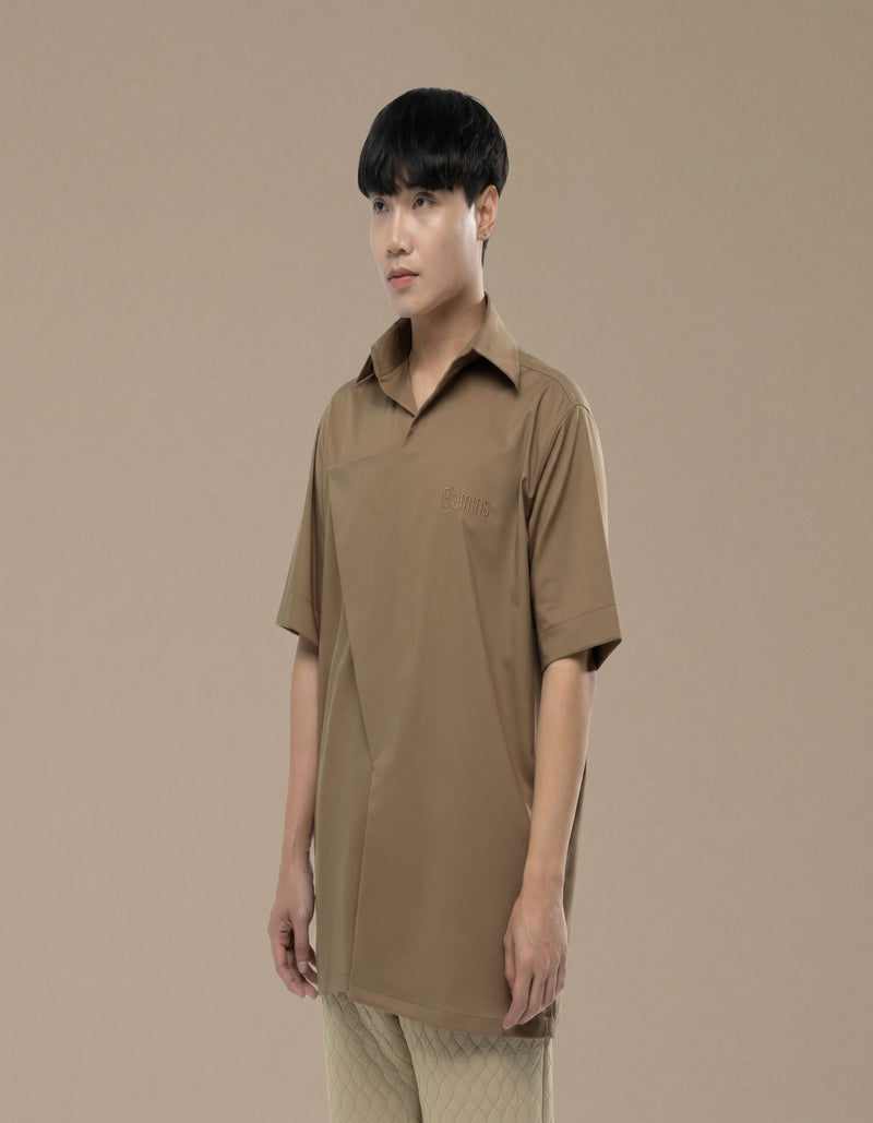 CHEMISE À MANCHES COURTES AVEC FERMETURE TRIANGULAIRE