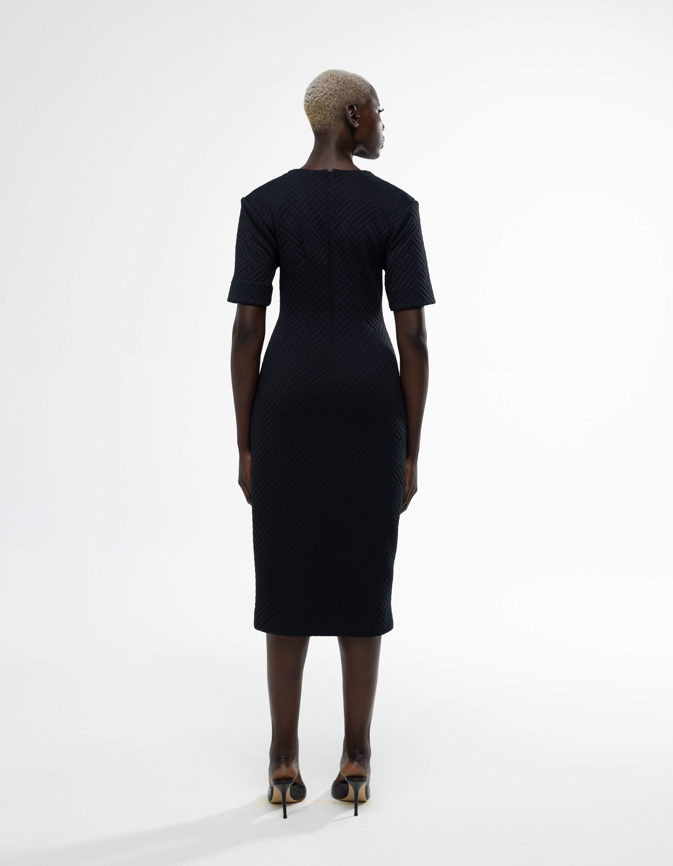 ROBE MIDI À ÉPAULES TOMBASES