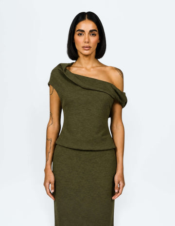 SHOULDER TWIST TOP