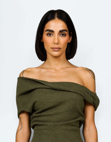 SHOULDER TWIST TOP