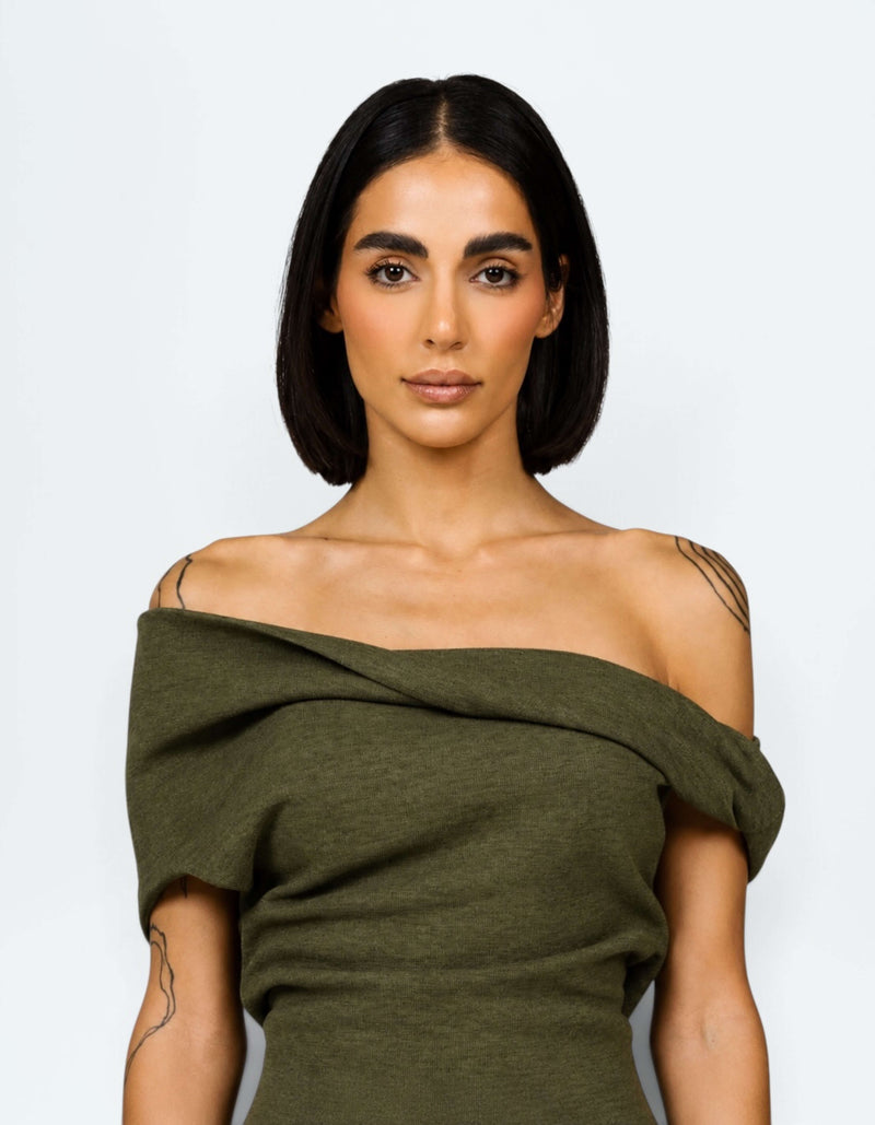 SHOULDER TWIST TOP