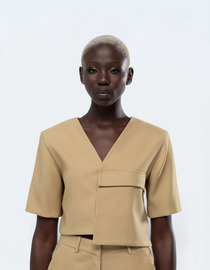 TOP CORTO CON TASCA OVERSIZE