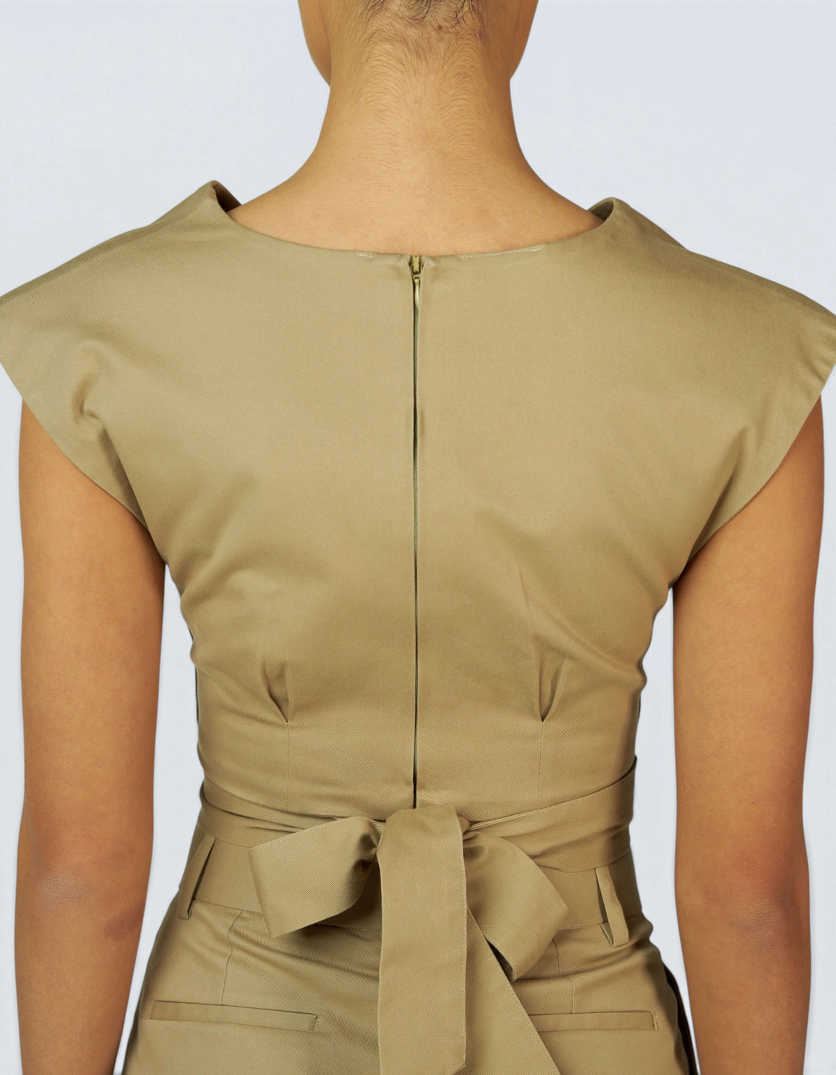 TRIANGLE CUT OUT CROP TOP