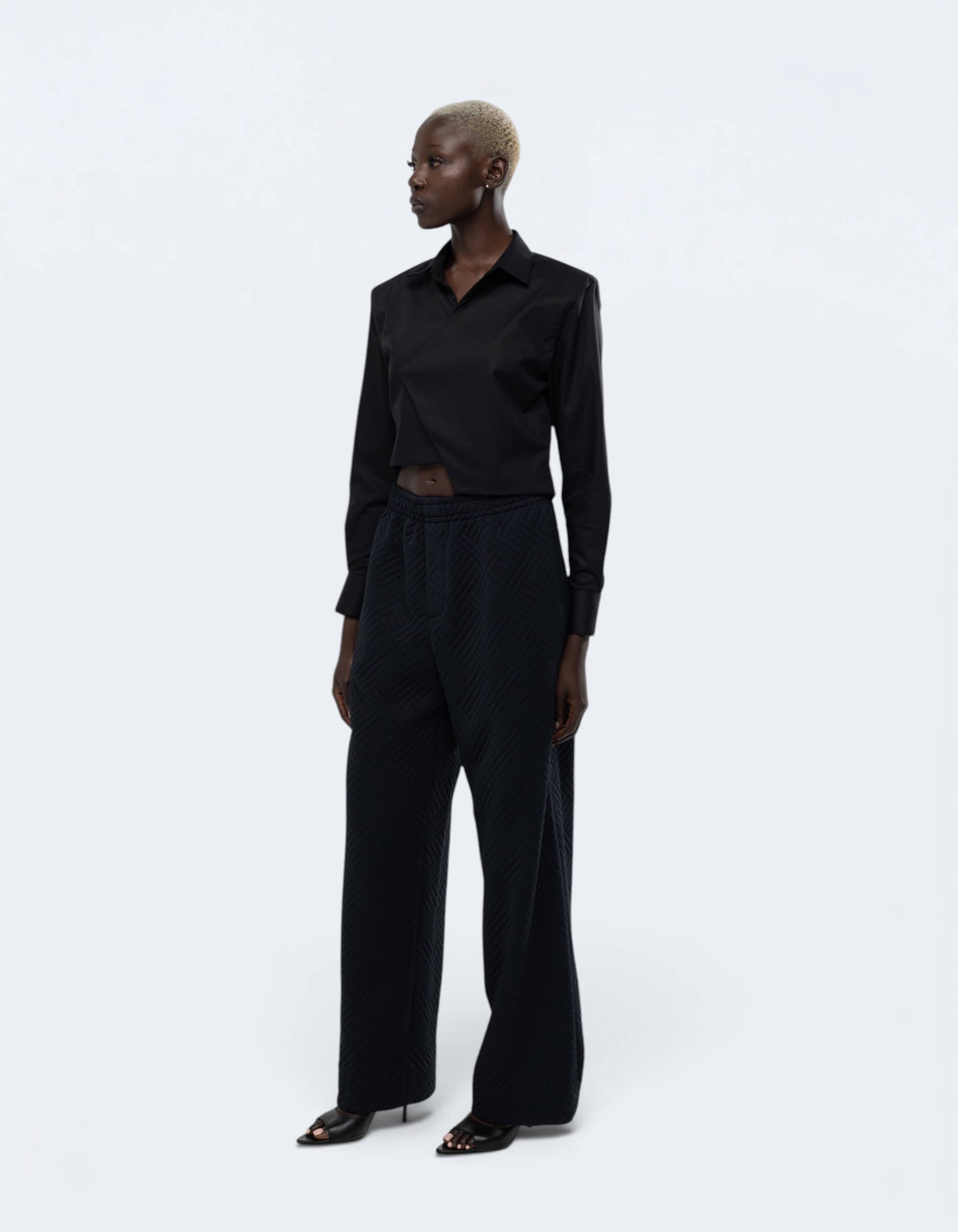 TRIANGLE OVERLAP CROP TOP