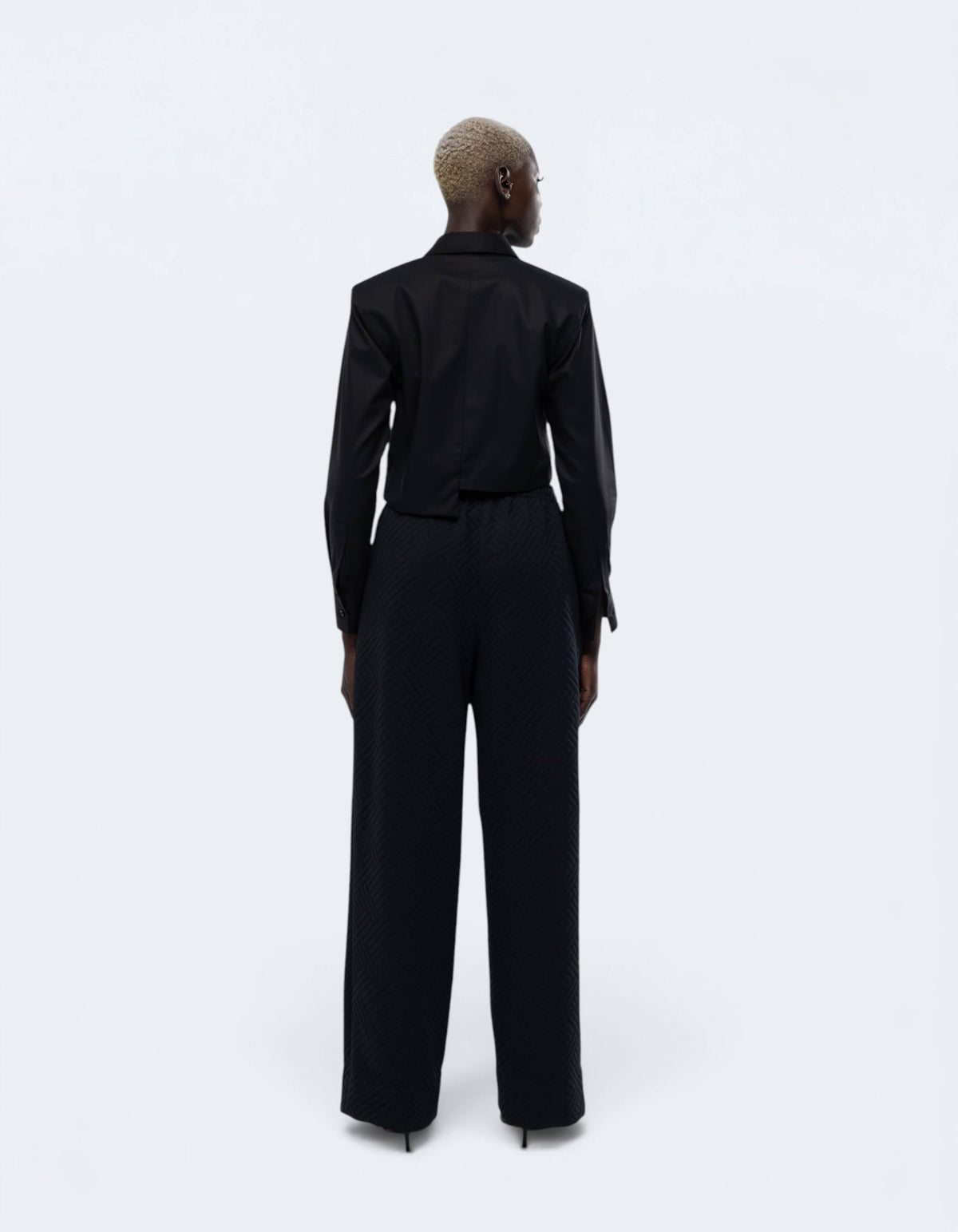 TRIANGLE OVERLAP CROP TOP