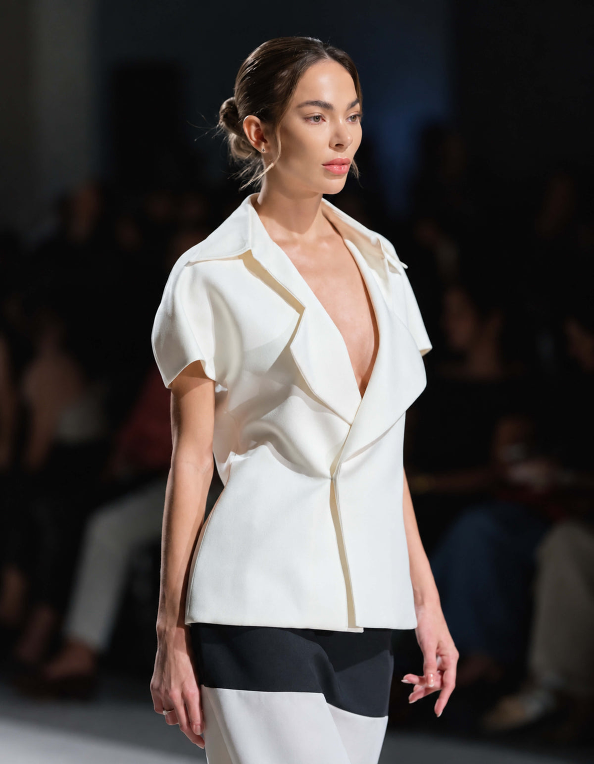 EXAGGERATED LAPEL TOP