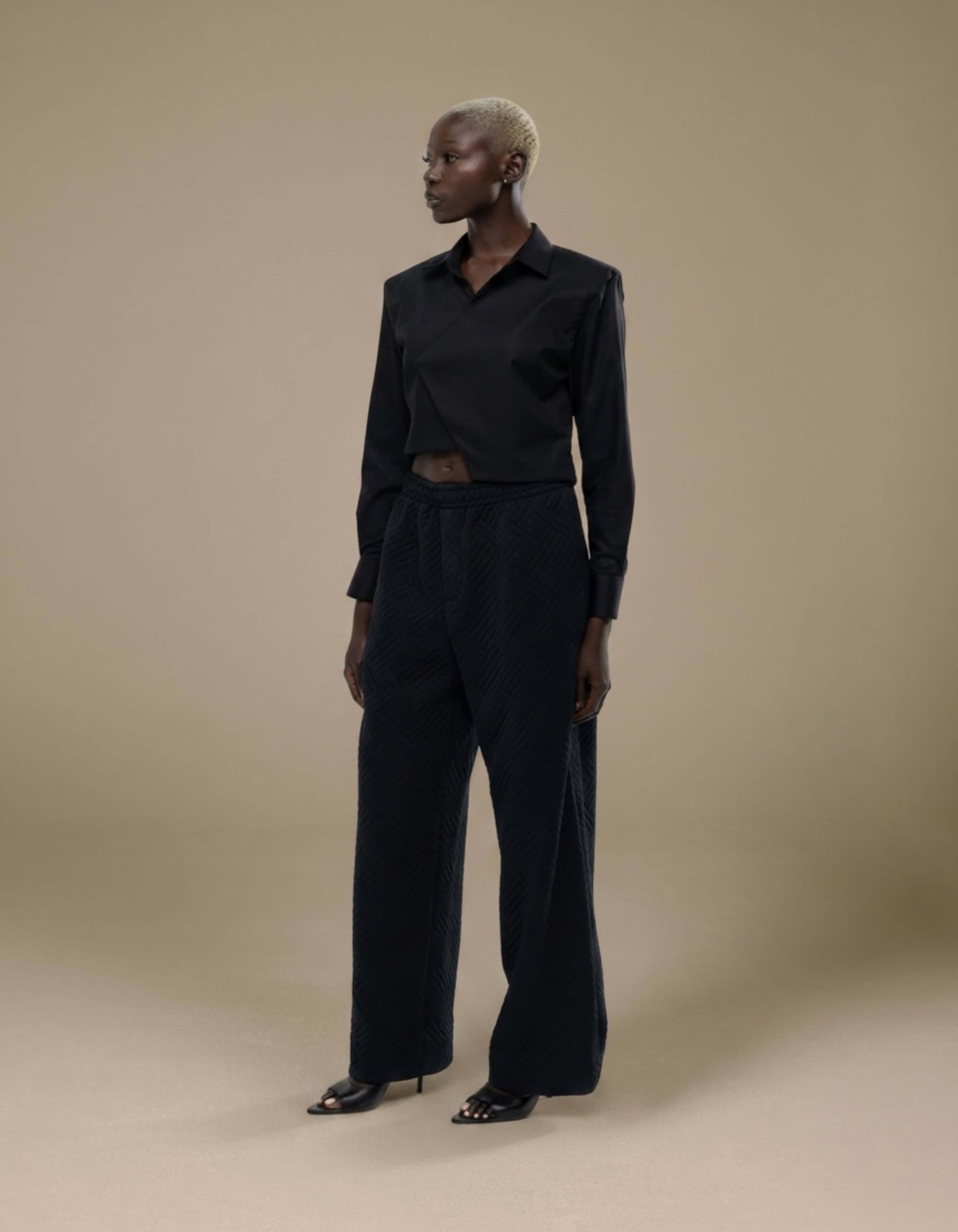 TRIANGLE OVERLAP CROP TOP