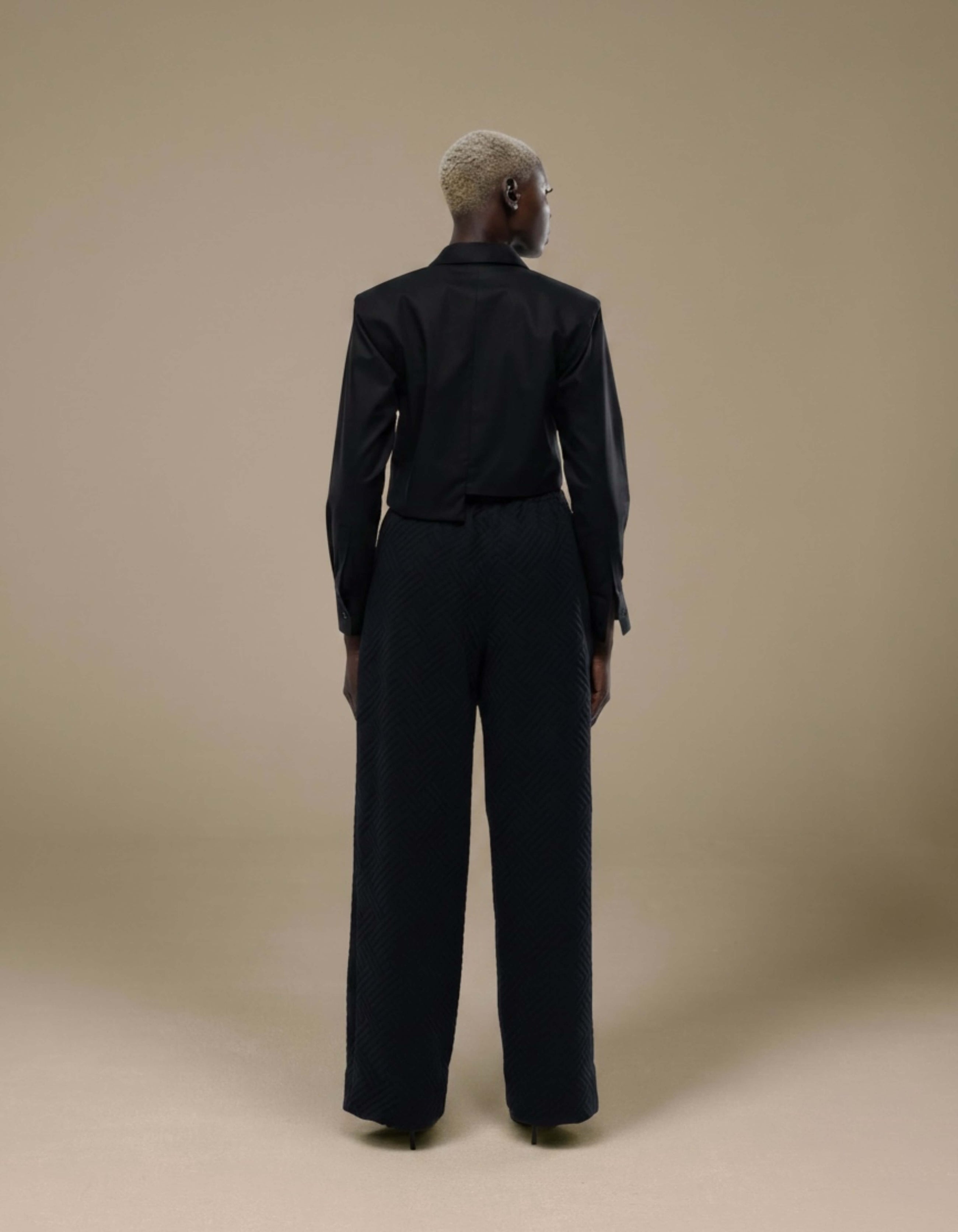 TRIANGLE OVERLAP CROP TOP